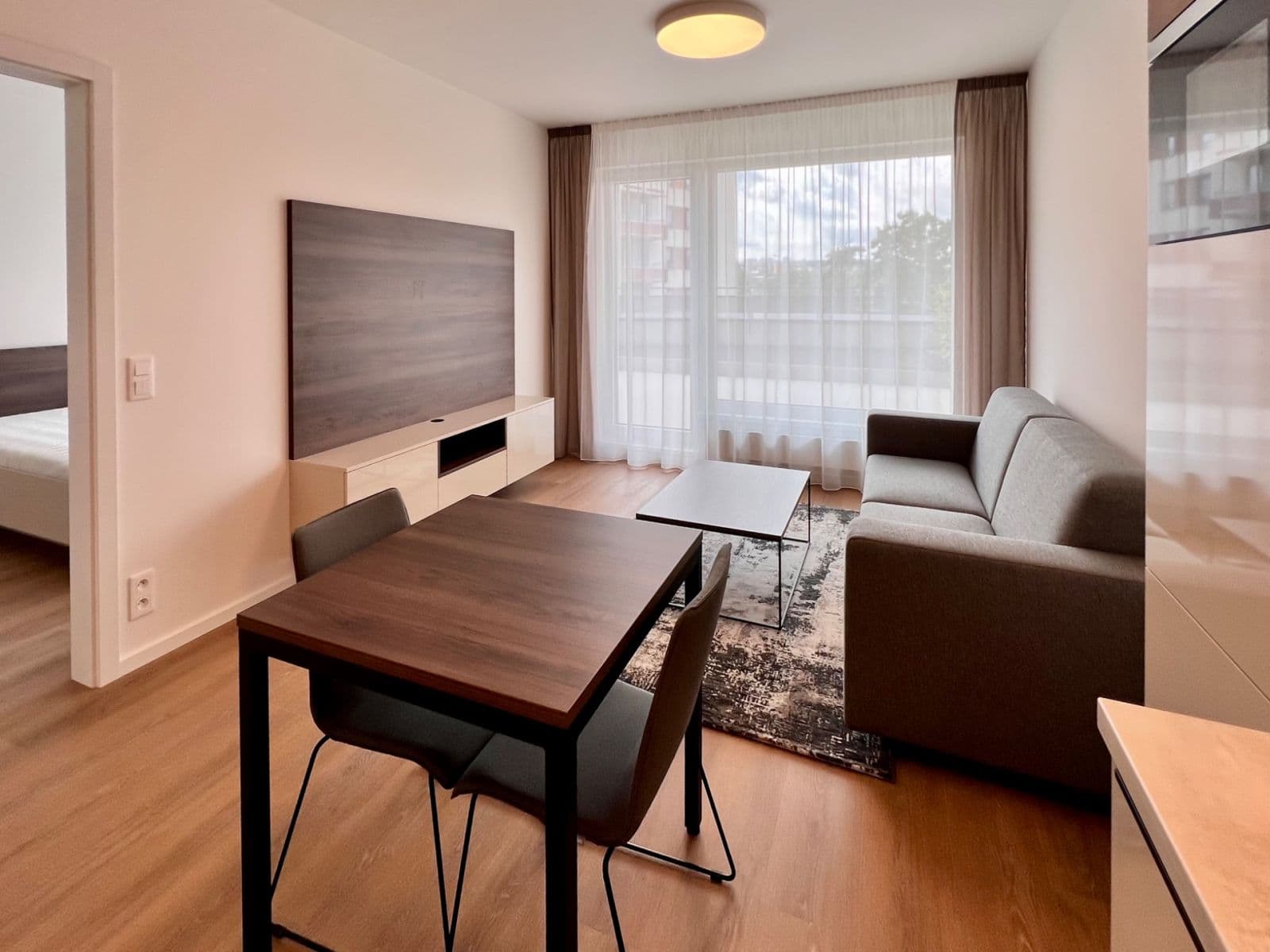1 bedroom with open-plan kitchen flat to rent, 53 m², U Plynárny, Prague, Prague 1 bedroom with open-plan kitchen flat to rent, 53 m², U Plynárny, Prague, Prague