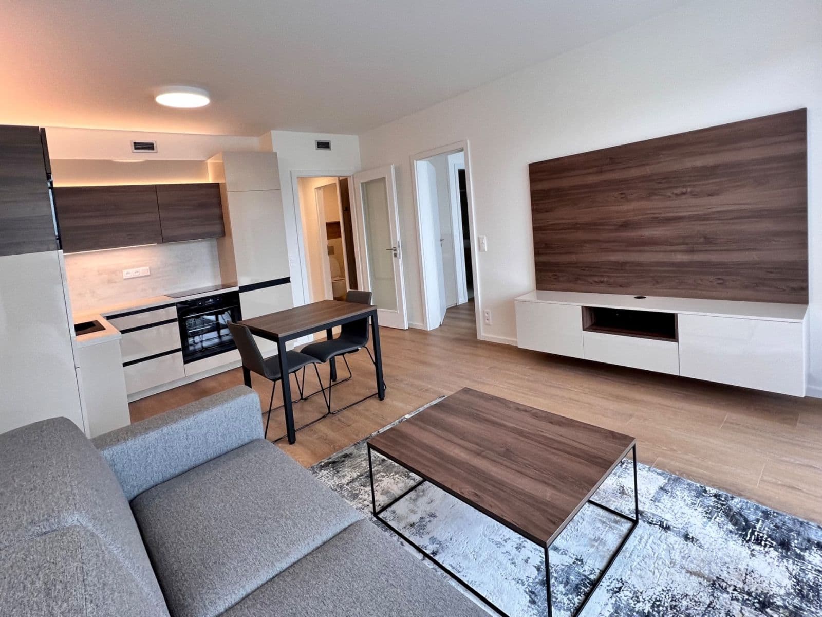 1 bedroom with open-plan kitchen flat to rent, 53 m², U Plynárny, Prague, Prague 1 bedroom with open-plan kitchen flat to rent, 53 m², U Plynárny, Prague, Prague