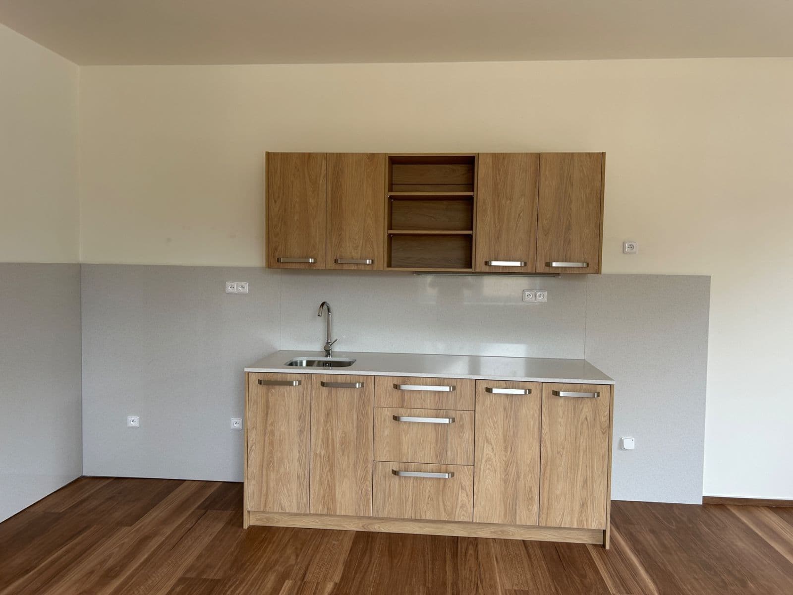 2 bedroom with open-plan kitchen flat to rent, 93 m², Krucemburk, Vysočina Region 2 bedroom with open-plan kitchen flat to rent, 93 m², Krucemburk, Vysočina Region