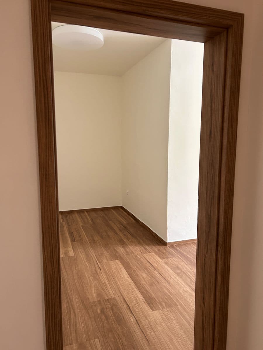 2 bedroom with open-plan kitchen flat to rent, 93 m², Krucemburk, Vysočina Region 2 bedroom with open-plan kitchen flat to rent, 93 m², Krucemburk, Vysočina Region