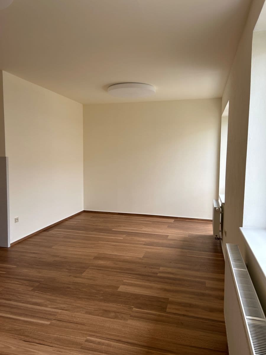 2 bedroom with open-plan kitchen flat to rent, 79 m², Krucemburk, Vysočina Region 2 bedroom with open-plan kitchen flat to rent, 79 m², Krucemburk, Vysočina Region