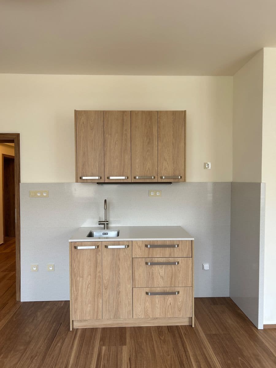 2 bedroom with open-plan kitchen flat to rent, 79 m², Krucemburk, Vysočina Region 2 bedroom with open-plan kitchen flat to rent, 79 m², Krucemburk, Vysočina Region