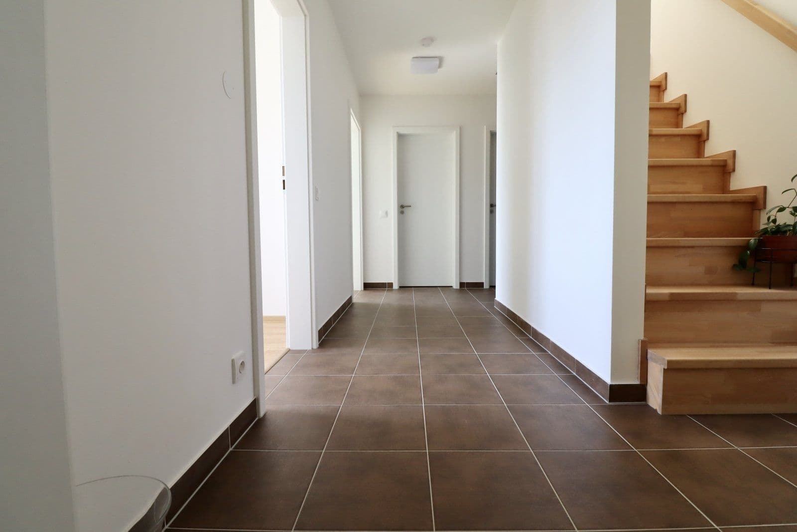 2 bedroom with open-plan kitchen flat to rent, 74 m², Škvorecká, Úvaly, Středočeský Region 2 bedroom with open-plan kitchen flat to rent, 74 m², Škvorecká, Úvaly, Středočeský Region