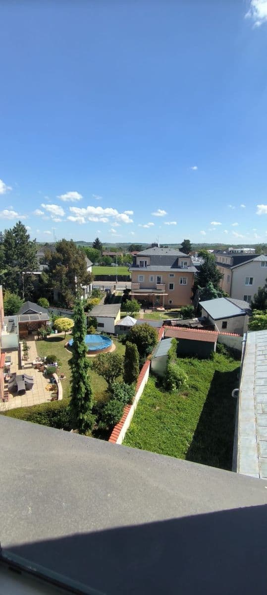 Studio flat to rent, 30 m², Suchdolské náměstí, Prague, Prague Studio flat to rent, 30 m², Suchdolské náměstí, Prague, Prague