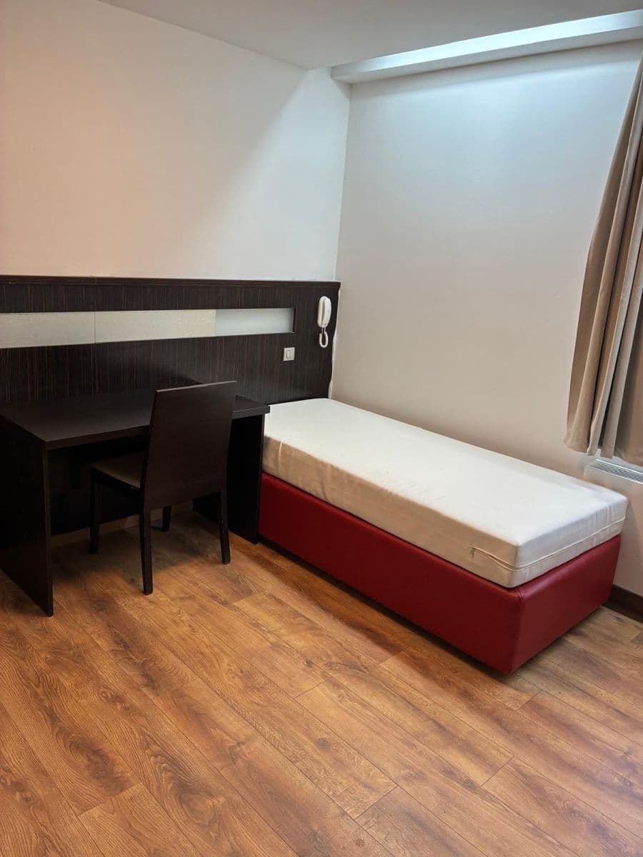 Studio flat to rent, 30 m², Suchdolské náměstí, Prague, Prague Studio flat to rent, 30 m², Suchdolské náměstí, Prague, Prague