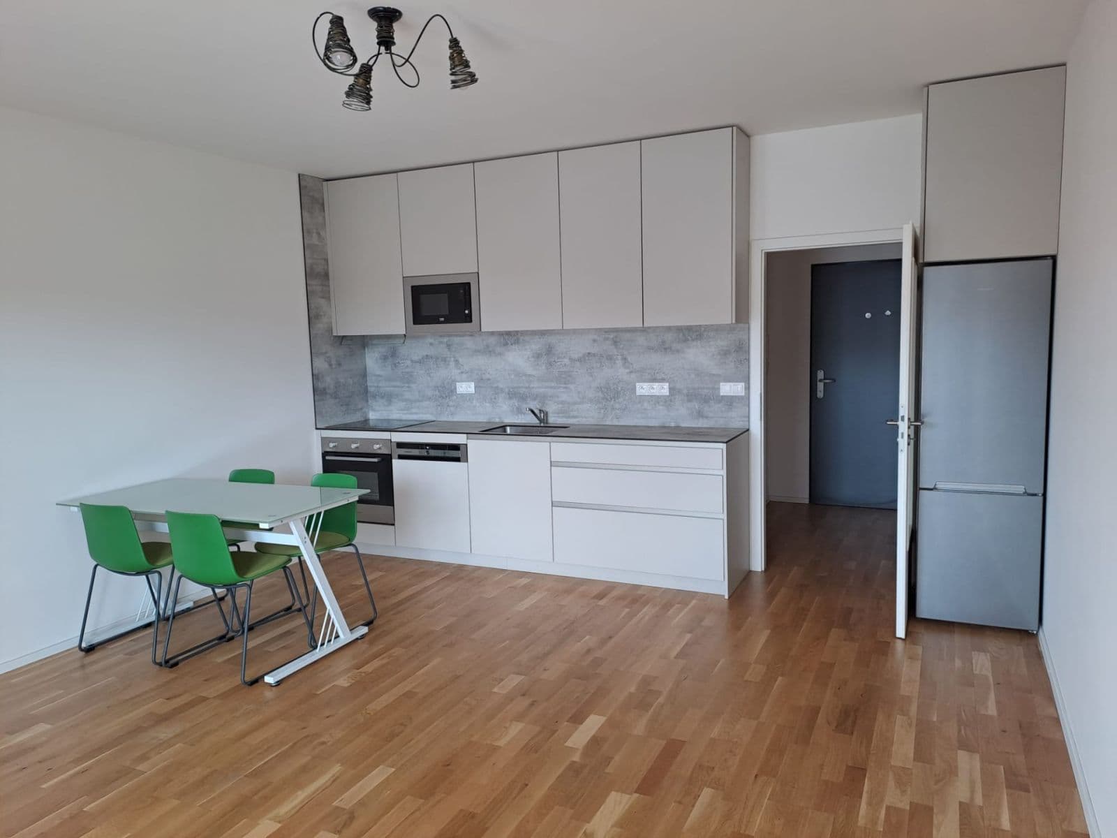 Studio flat to rent, 35 m², Plzeňská, Prague, Prague Studio flat to rent, 35 m², Plzeňská, Prague, Prague
