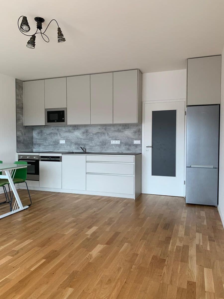 Studio flat to rent, 35 m², Plzeňská, Prague, Prague Studio flat to rent, 35 m², Plzeňská, Prague, Prague
