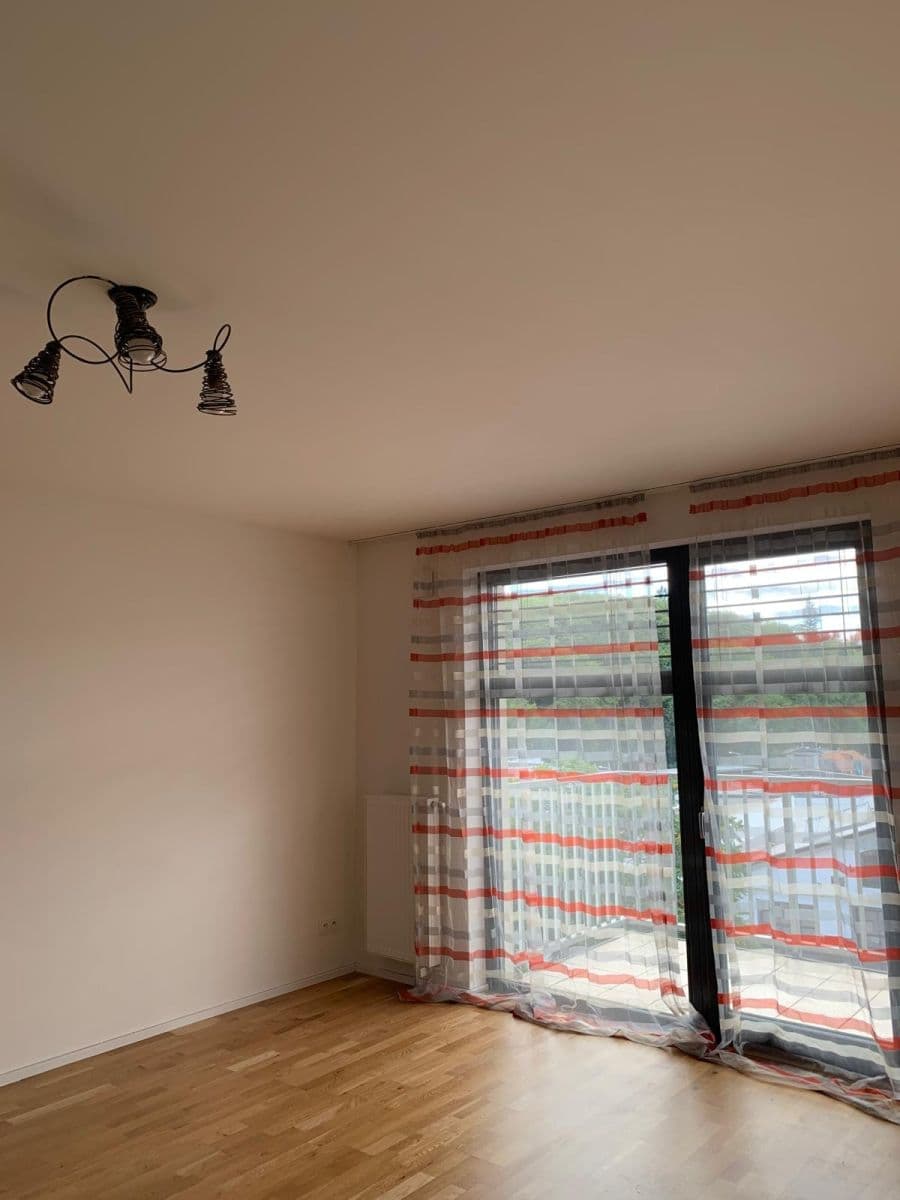 Studio flat to rent, 35 m², Plzeňská, Prague, Prague Studio flat to rent, 35 m², Plzeňská, Prague, Prague
