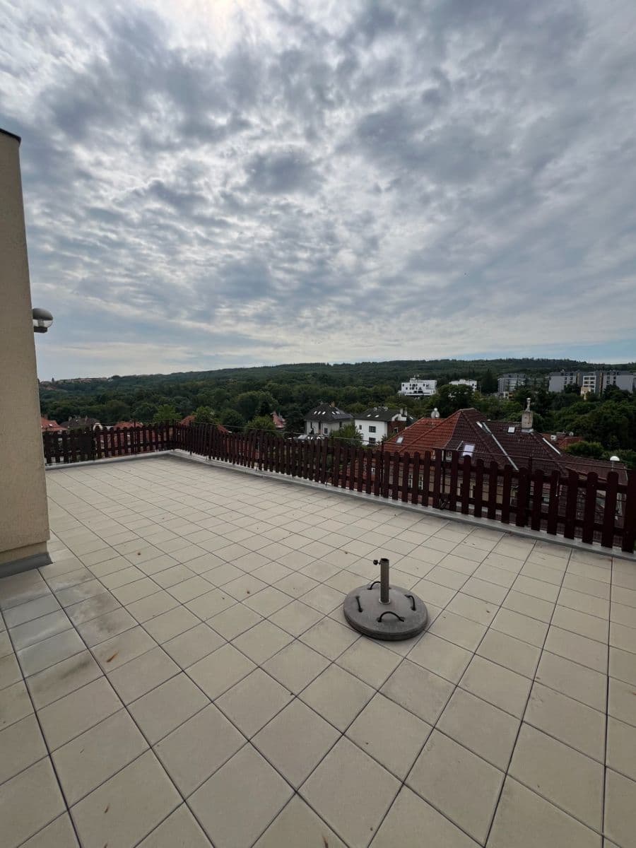 Studio flat to rent, 55 m², Pod Homolkou, Prague, Prague Studio flat to rent, 55 m², Pod Homolkou, Prague, Prague