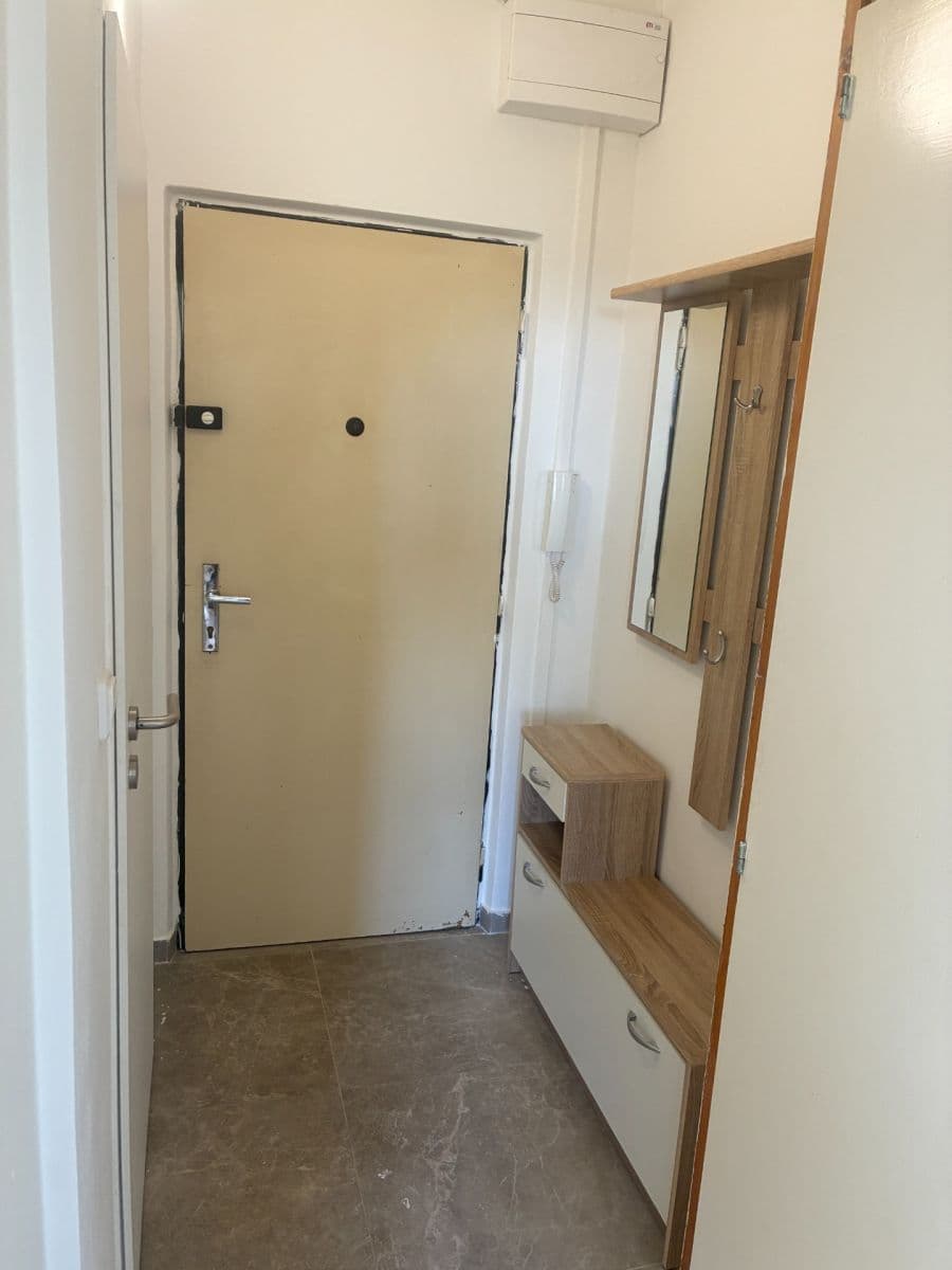 1 bedroom with open-plan kitchen flat to rent, 35 m², Zahradní, Bohušovice nad Ohří, Ústecký Region 1 bedroom with open-plan kitchen flat to rent, 35 m², Zahradní, Bohušovice nad Ohří, Ústecký Region