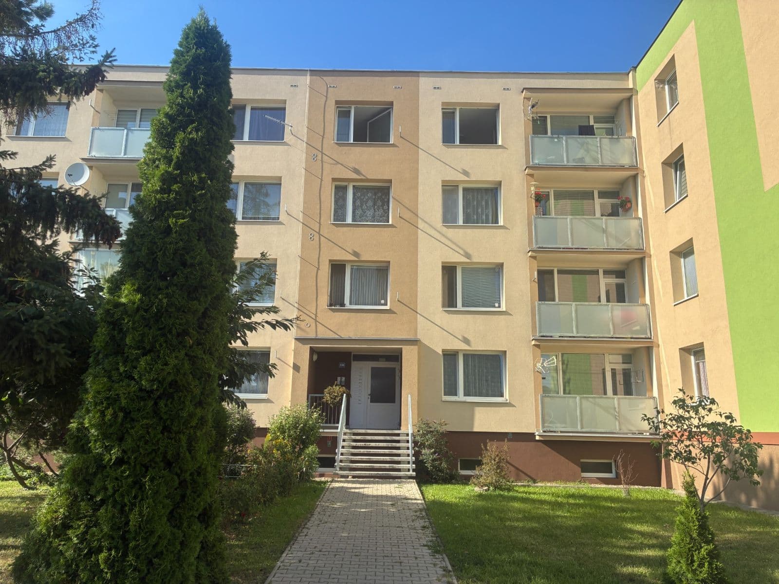 1 bedroom with open-plan kitchen flat to rent, 35 m², Zahradní, Bohušovice nad Ohří, Ústecký Region 1 bedroom with open-plan kitchen flat to rent, 35 m², Zahradní, Bohušovice nad Ohří, Ústecký Region
