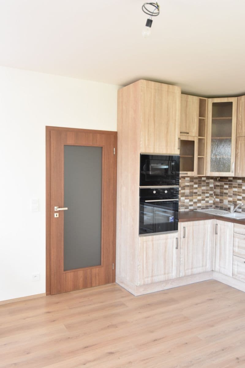 2 bedroom with open-plan kitchen flat to rent, 75 m², Armádní, Milovice, Středočeský Region 2 bedroom with open-plan kitchen flat to rent, 75 m², Armádní, Milovice, Středočeský Region