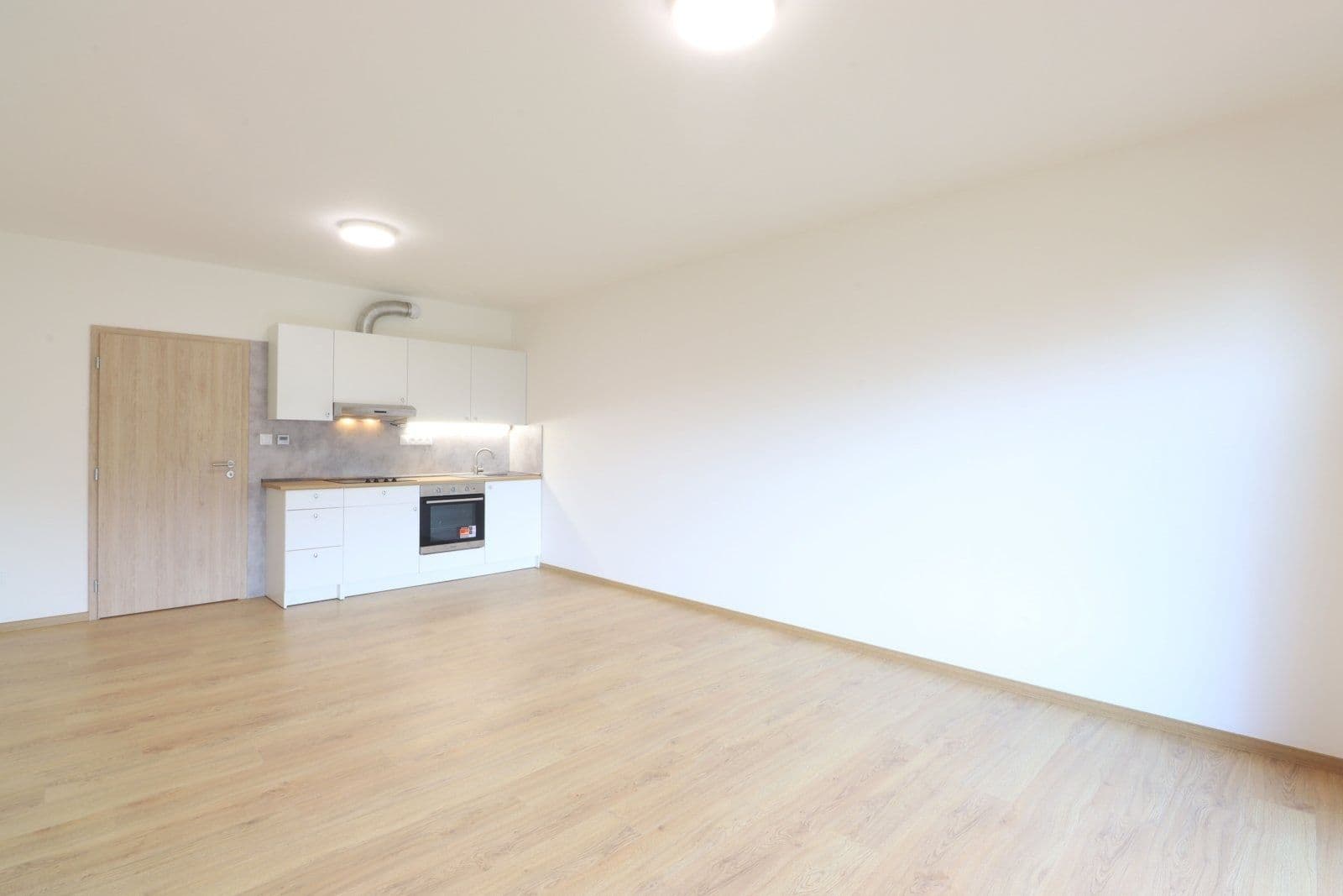 Studio flat to rent, 37 m², Lázeňská, Slaný, Středočeský Region Studio flat to rent, 37 m², Lázeňská, Slaný, Středočeský Region