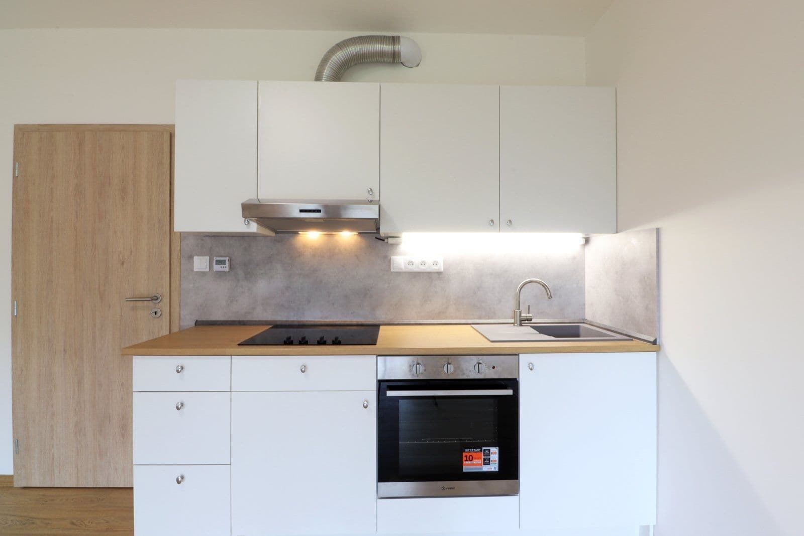 Studio flat to rent, 37 m², Lázeňská, Slaný, Středočeský Region Studio flat to rent, 37 m², Lázeňská, Slaný, Středočeský Region