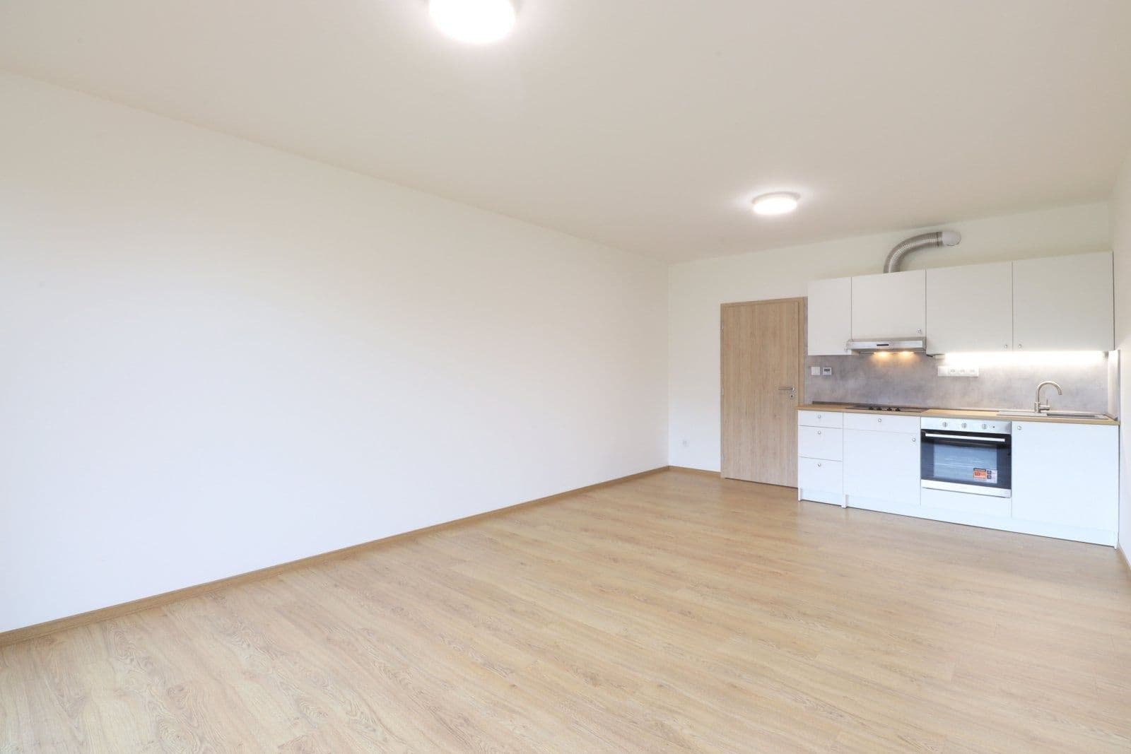 Studio flat to rent, 37 m², Lázeňská, Slaný, Středočeský Region Studio flat to rent, 37 m², Lázeňská, Slaný, Středočeský Region