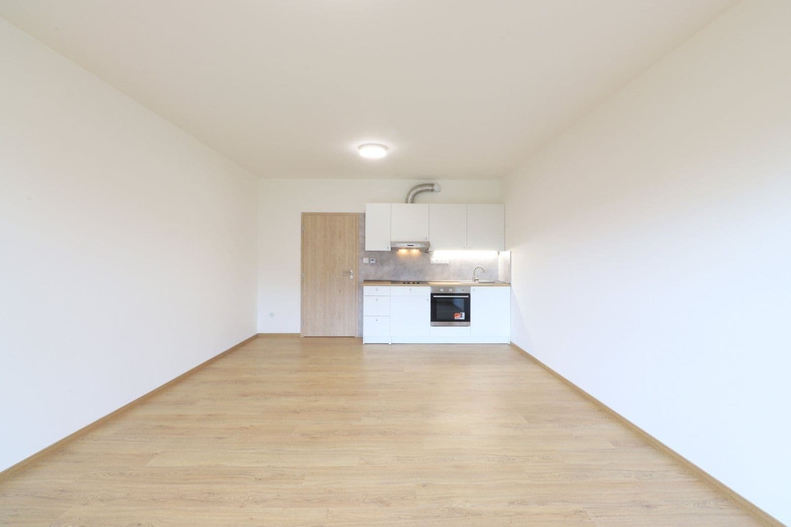 Studio flat to rent, 37 m², Lázeňská, Slaný, Středočeský Region Studio flat to rent, 37 m², Lázeňská, Slaný, Středočeský Region