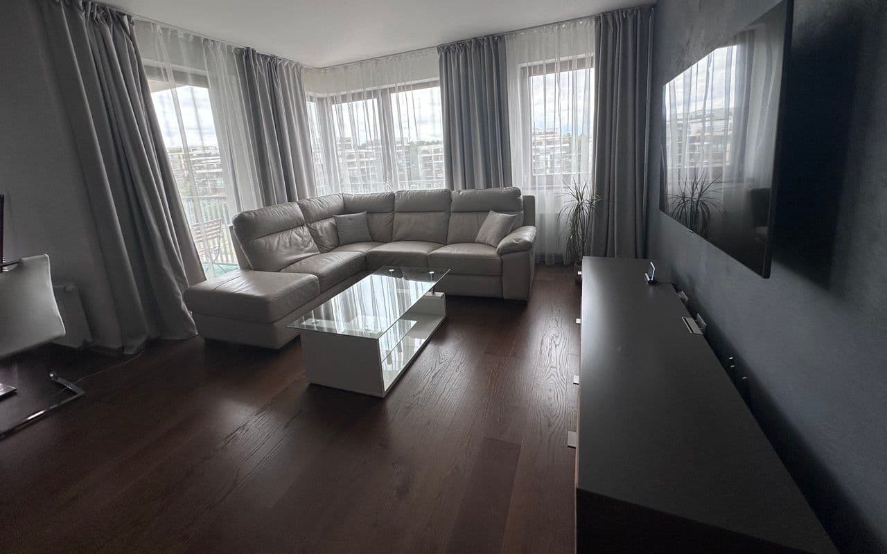 2 bedroom with open-plan kitchen flat to rent, 85 m², Učňovská, Prague, Prague 2 bedroom with open-plan kitchen flat to rent, 85 m², Učňovská, Prague, Prague