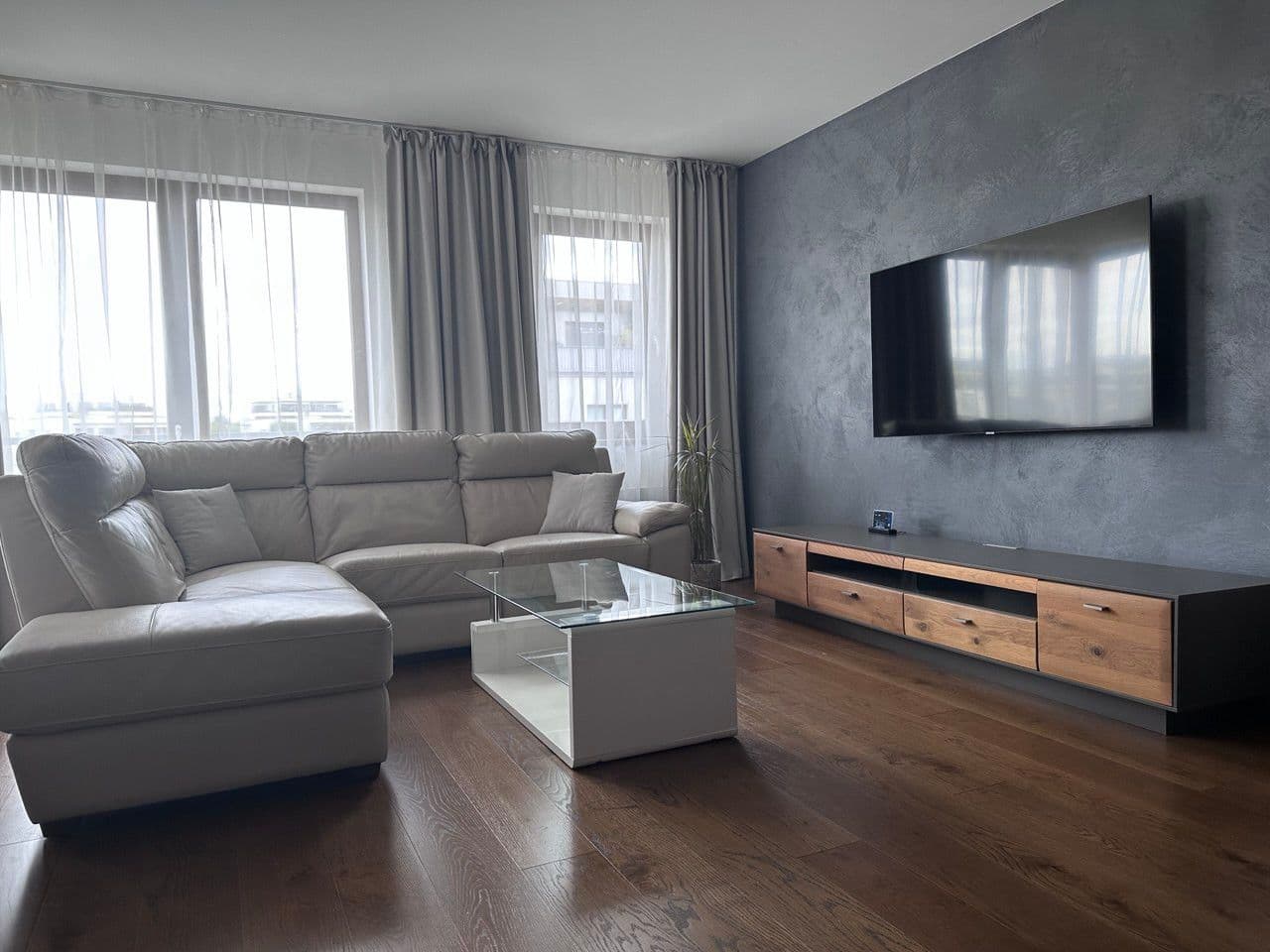 2 bedroom with open-plan kitchen flat to rent, 85 m², Učňovská, Prague, Prague 2 bedroom with open-plan kitchen flat to rent, 85 m², Učňovská, Prague, Prague