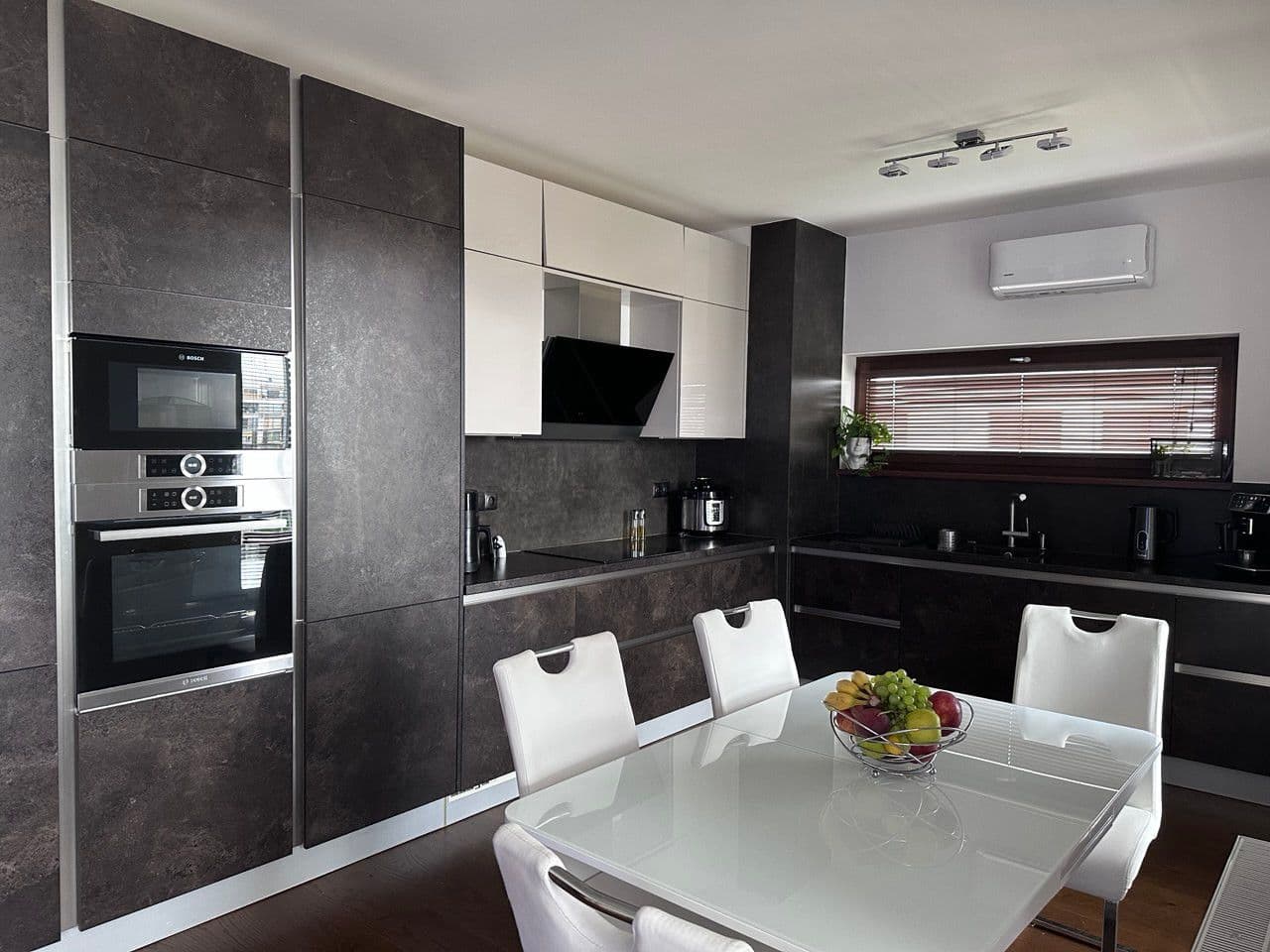 2 bedroom with open-plan kitchen flat to rent, 85 m², Učňovská, Prague, Prague 2 bedroom with open-plan kitchen flat to rent, 85 m², Učňovská, Prague, Prague