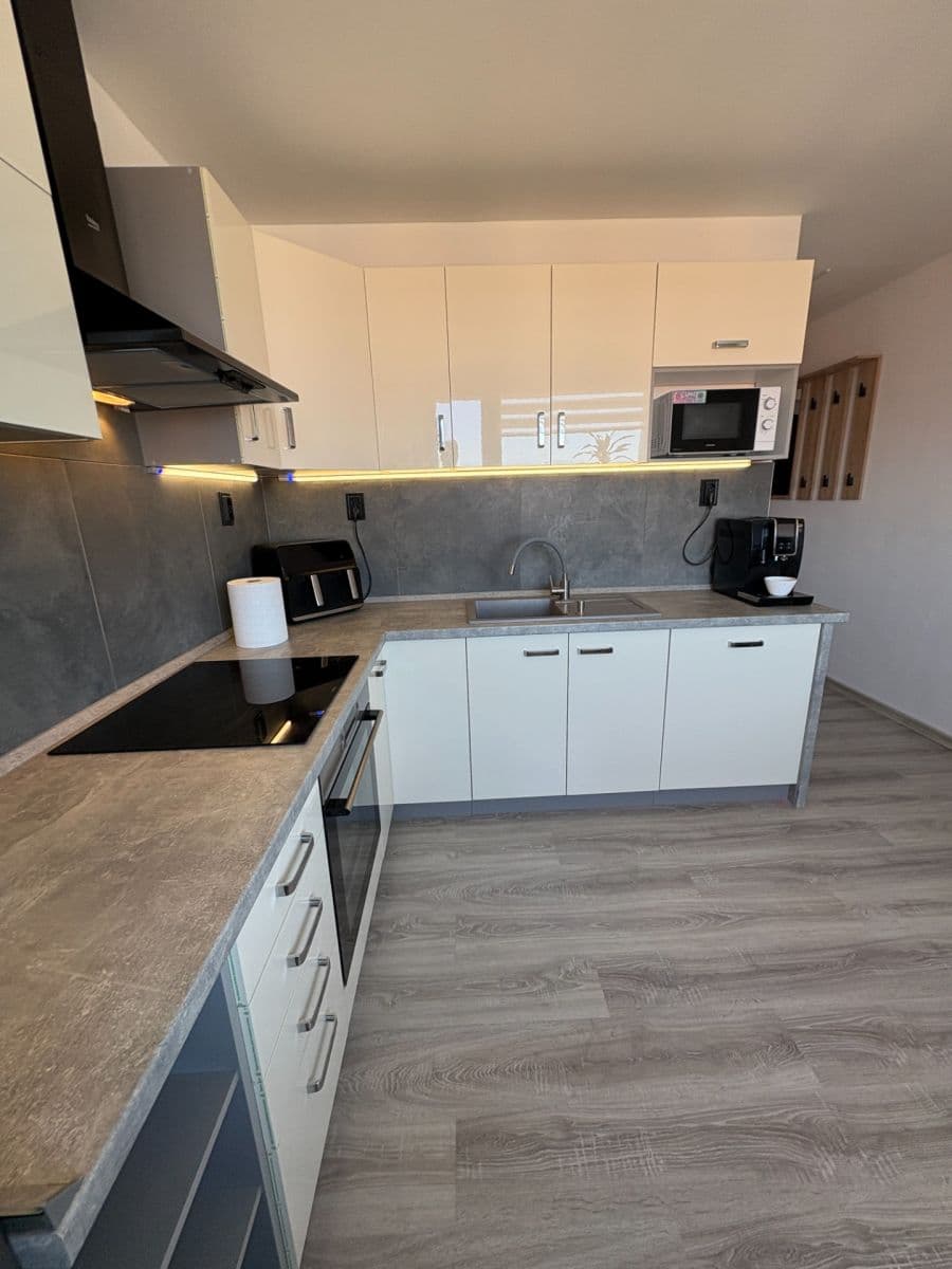 1 bedroom flat to rent, 40 m², Mládežnická, Jirkov, Ústecký Region 1 bedroom flat to rent, 40 m², Mládežnická, Jirkov, Ústecký Region