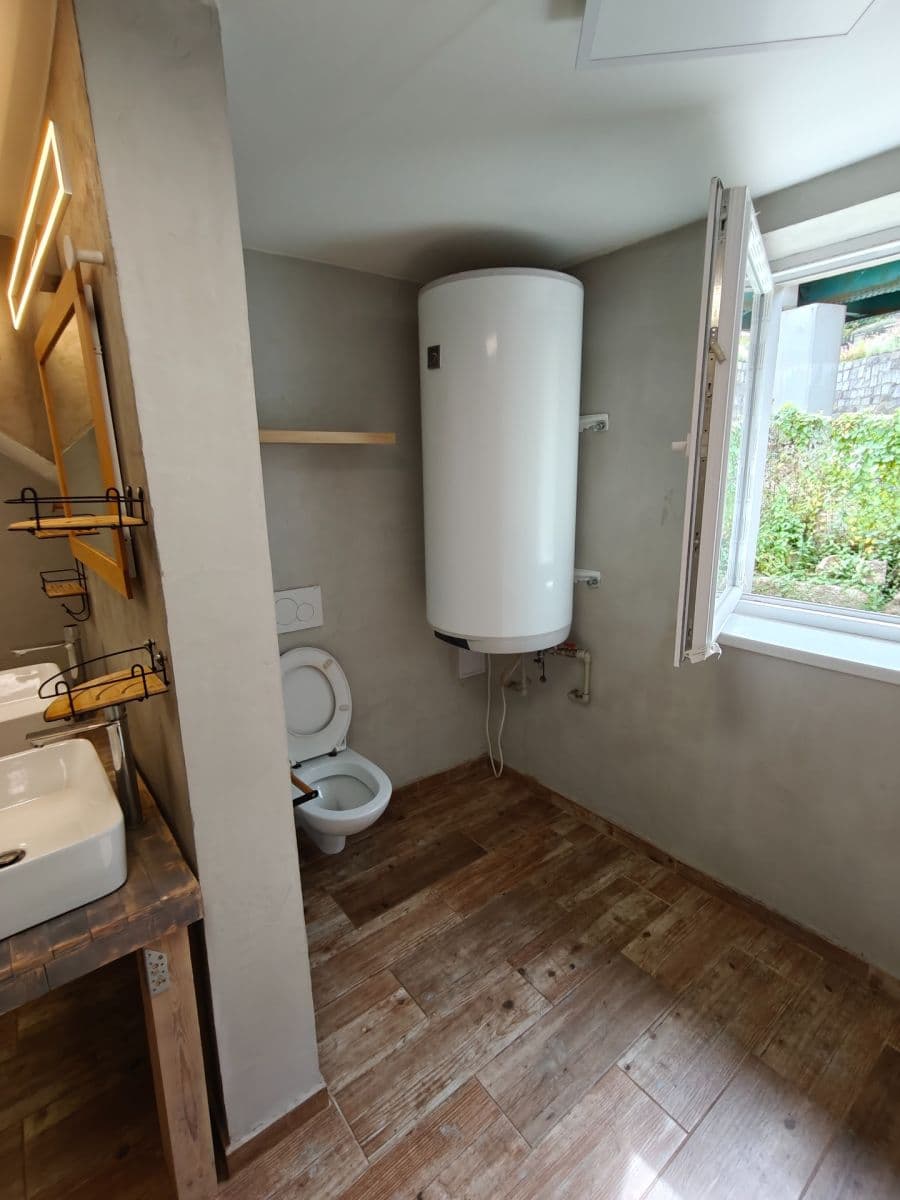 2 bedroom with open-plan kitchen flat to rent, 90 m², U Šamotky, Liberec, Liberecký Region 2 bedroom with open-plan kitchen flat to rent, 90 m², U Šamotky, Liberec, Liberecký Region