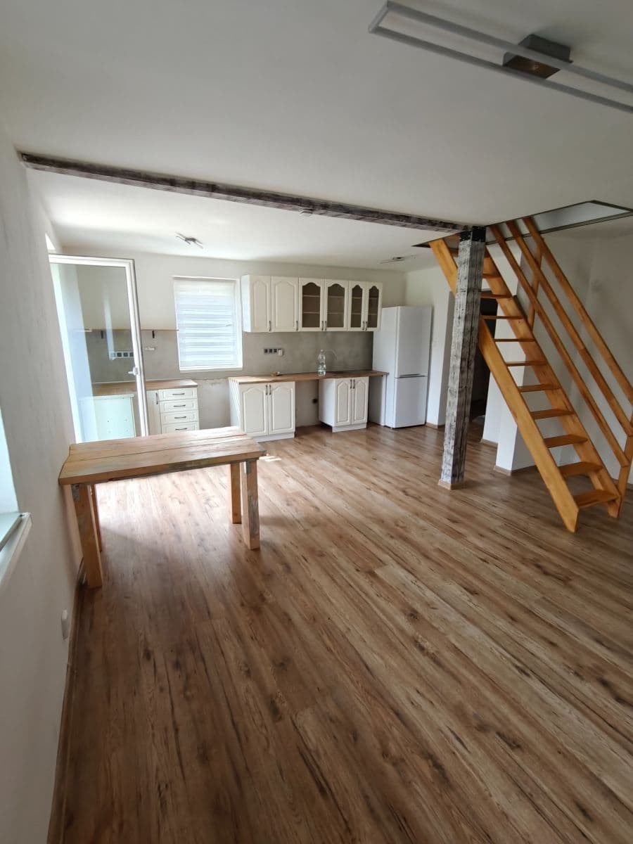 2 bedroom with open-plan kitchen flat to rent, 90 m², U Šamotky, Liberec, Liberecký Region 2 bedroom with open-plan kitchen flat to rent, 90 m², U Šamotky, Liberec, Liberecký Region