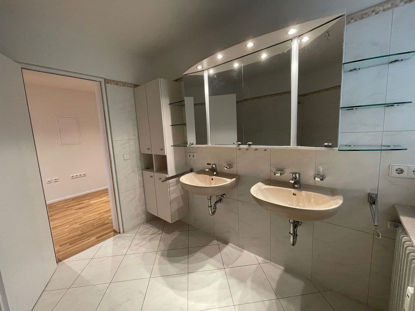 2 bedroom with open-plan kitchen flat to rent, 115 m², Göppingen, Baden-Württemberg 2 bedroom with open-plan kitchen flat to rent, 115 m², Göppingen, Baden-Württemberg