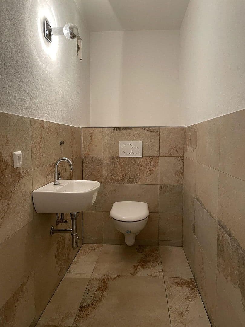 2 bedroom with open-plan kitchen flat to rent, 115 m², Göppingen, Baden-Württemberg 2 bedroom with open-plan kitchen flat to rent, 115 m², Göppingen, Baden-Württemberg