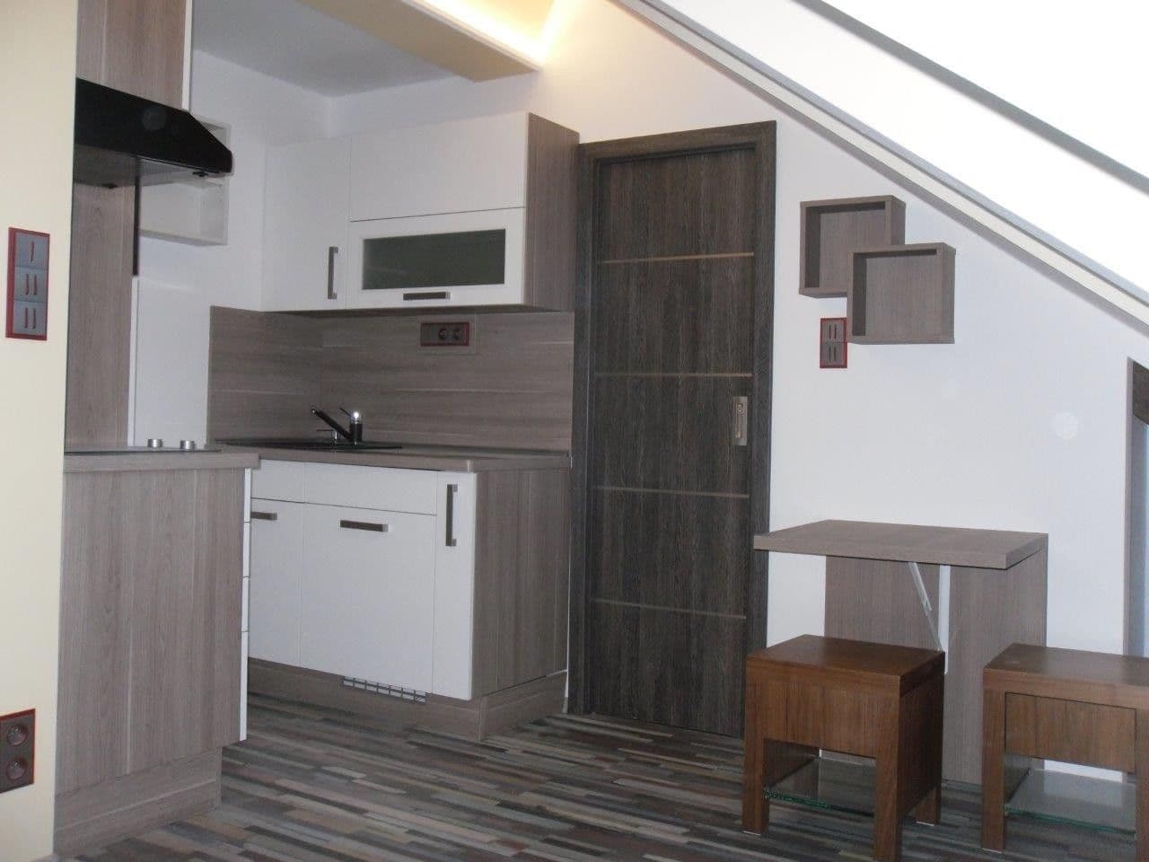 Studio flat to rent, 28 m², V Zámku, Pozořice, Jihomoravský Region Studio flat to rent, 28 m², V Zámku, Pozořice, Jihomoravský Region