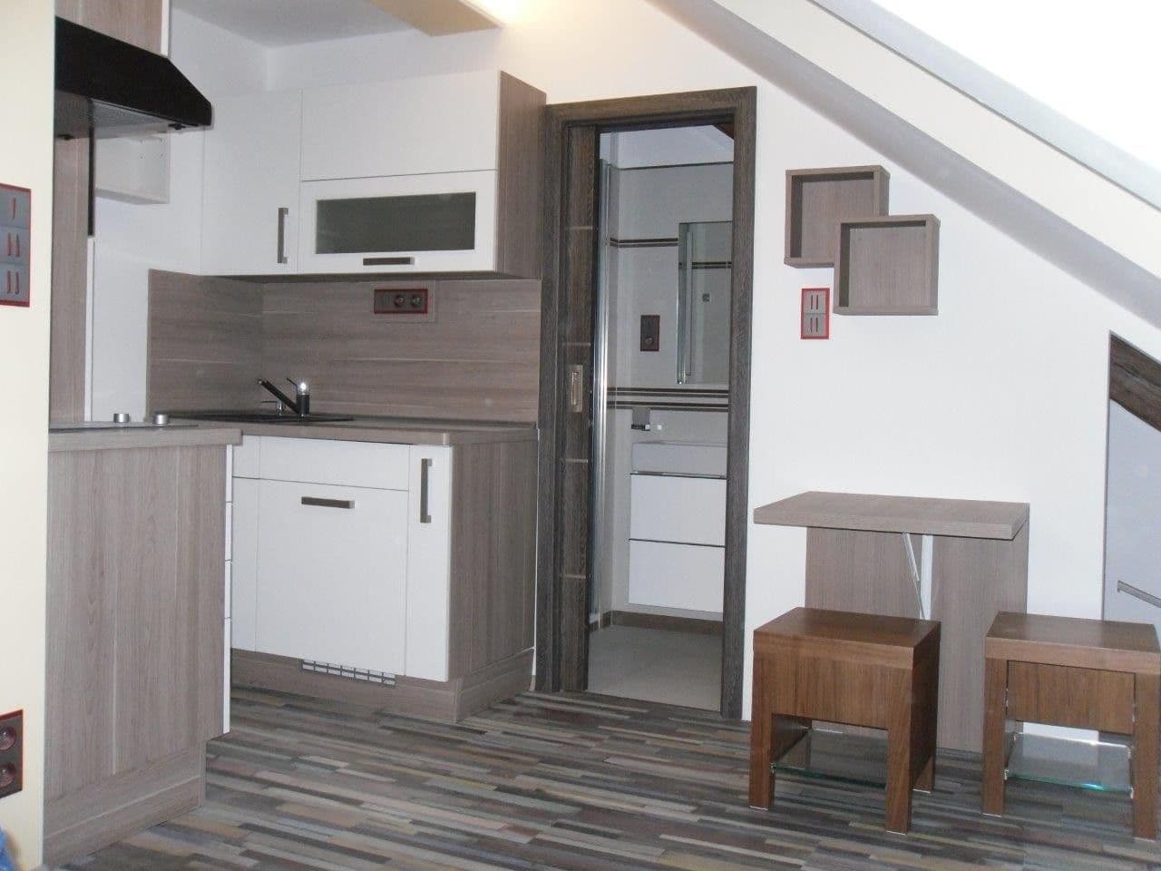 Studio flat to rent, 28 m², V Zámku, Pozořice, Jihomoravský Region Studio flat to rent, 28 m², V Zámku, Pozořice, Jihomoravský Region