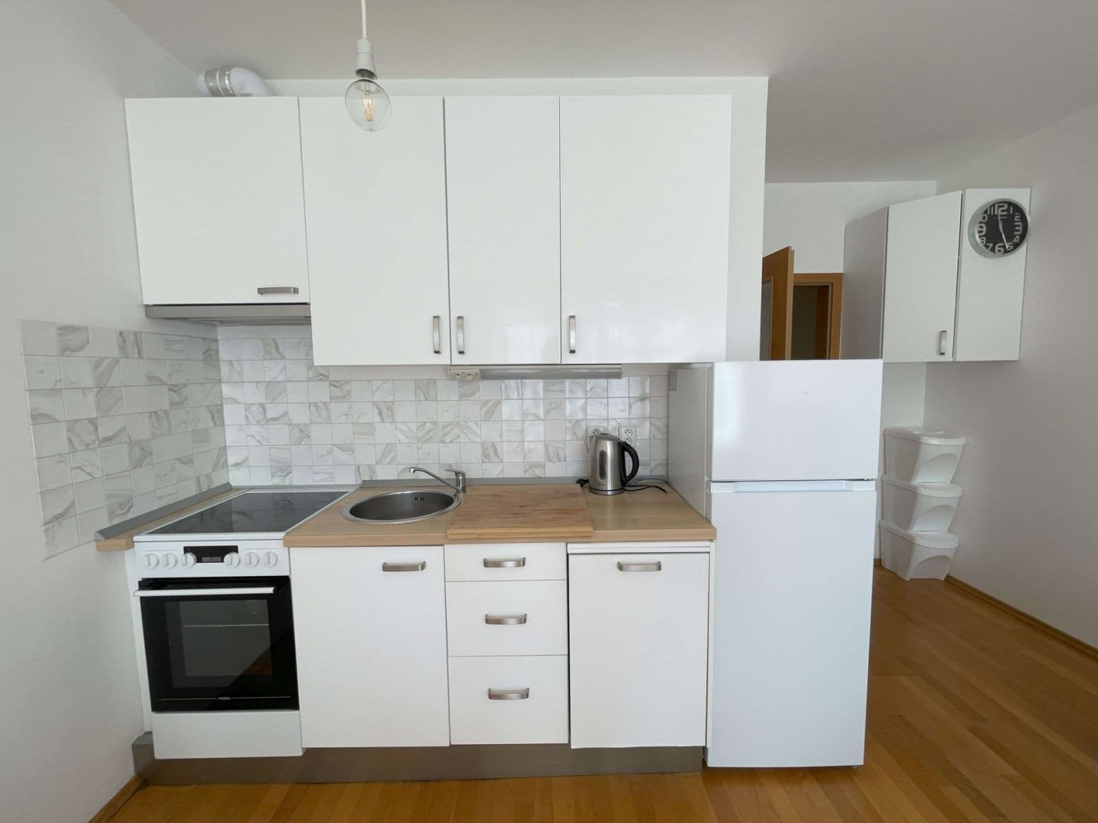 Studio flat to rent, 34 m², Počernická, Prague, Prague Studio flat to rent, 34 m², Počernická, Prague, Prague