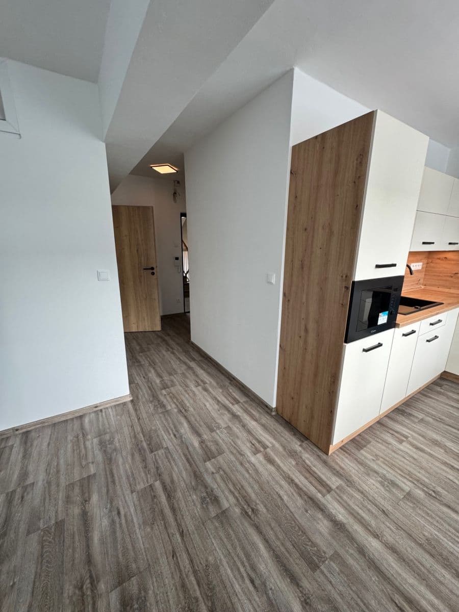 1 bedroom with open-plan kitchen flat to rent, 41 m², Nová Pražská, Benešov, Středočeský Region 1 bedroom with open-plan kitchen flat to rent, 41 m², Nová Pražská, Benešov, Středočeský Region