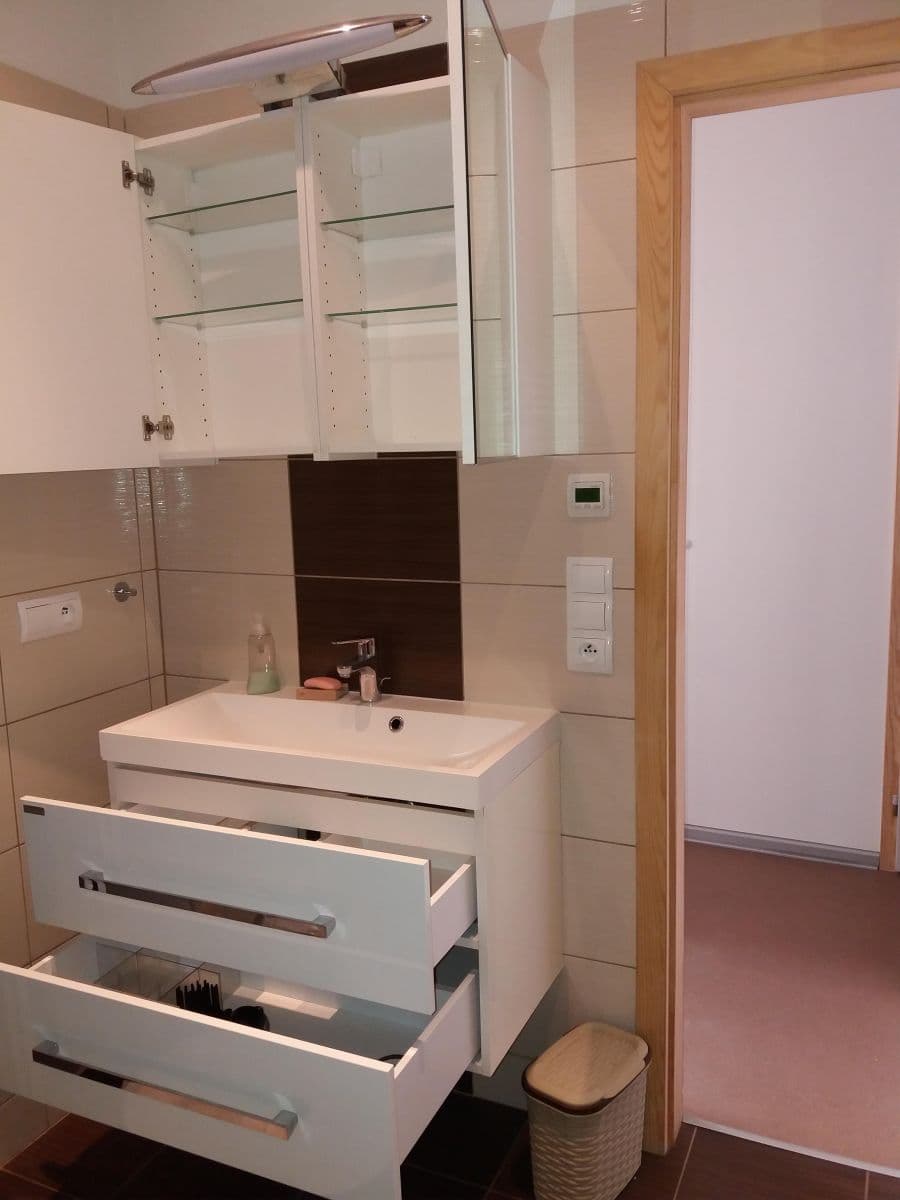 3 bedroom flat to rent, 80 m², Seifertova, Prague, Prague 3 bedroom flat to rent, 80 m², Seifertova, Prague, Prague