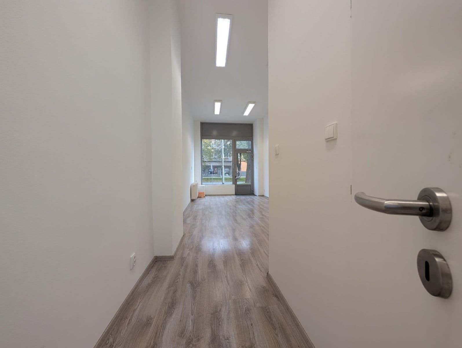 non-residential property to rent, 35 m², tř. Osvobození, Karviná, Moravskoslezský Region non-residential property to rent, 35 m², tř. Osvobození, Karviná, Moravskoslezský Region