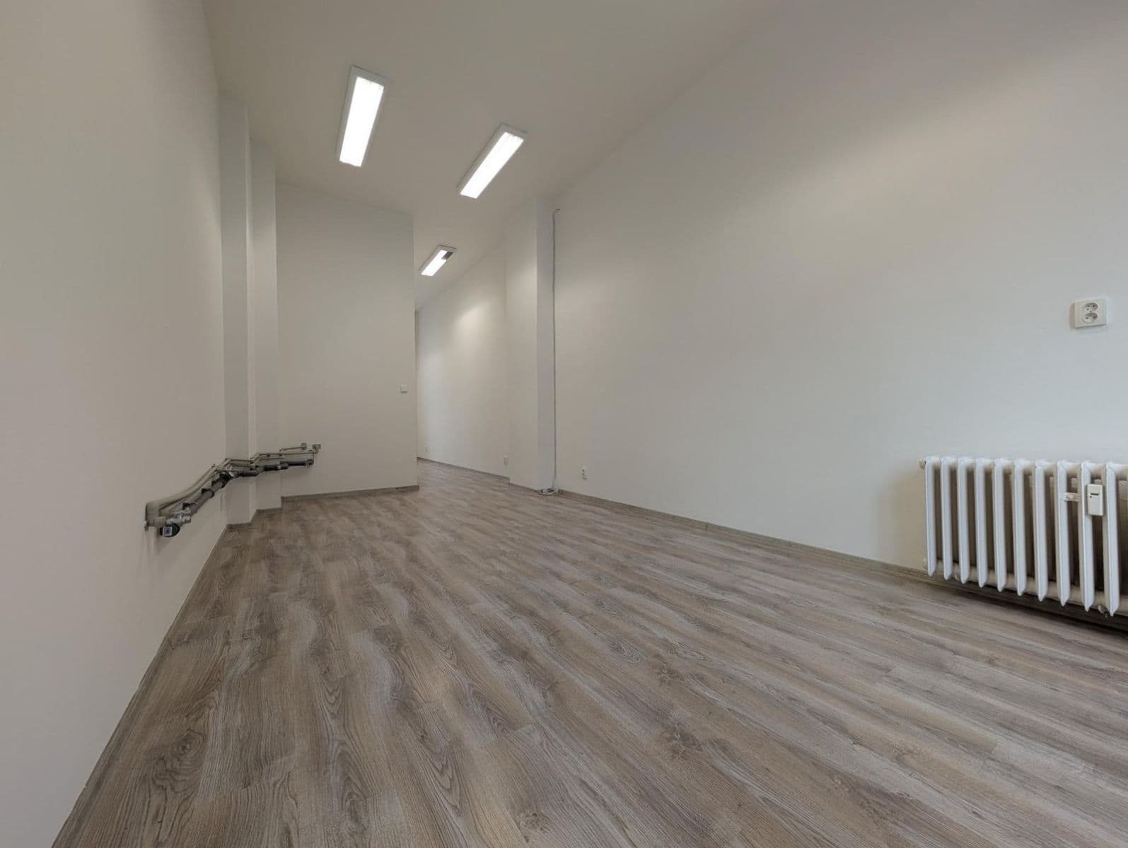 non-residential property to rent, 35 m², tř. Osvobození, Karviná, Moravskoslezský Region non-residential property to rent, 35 m², tř. Osvobození, Karviná, Moravskoslezský Region