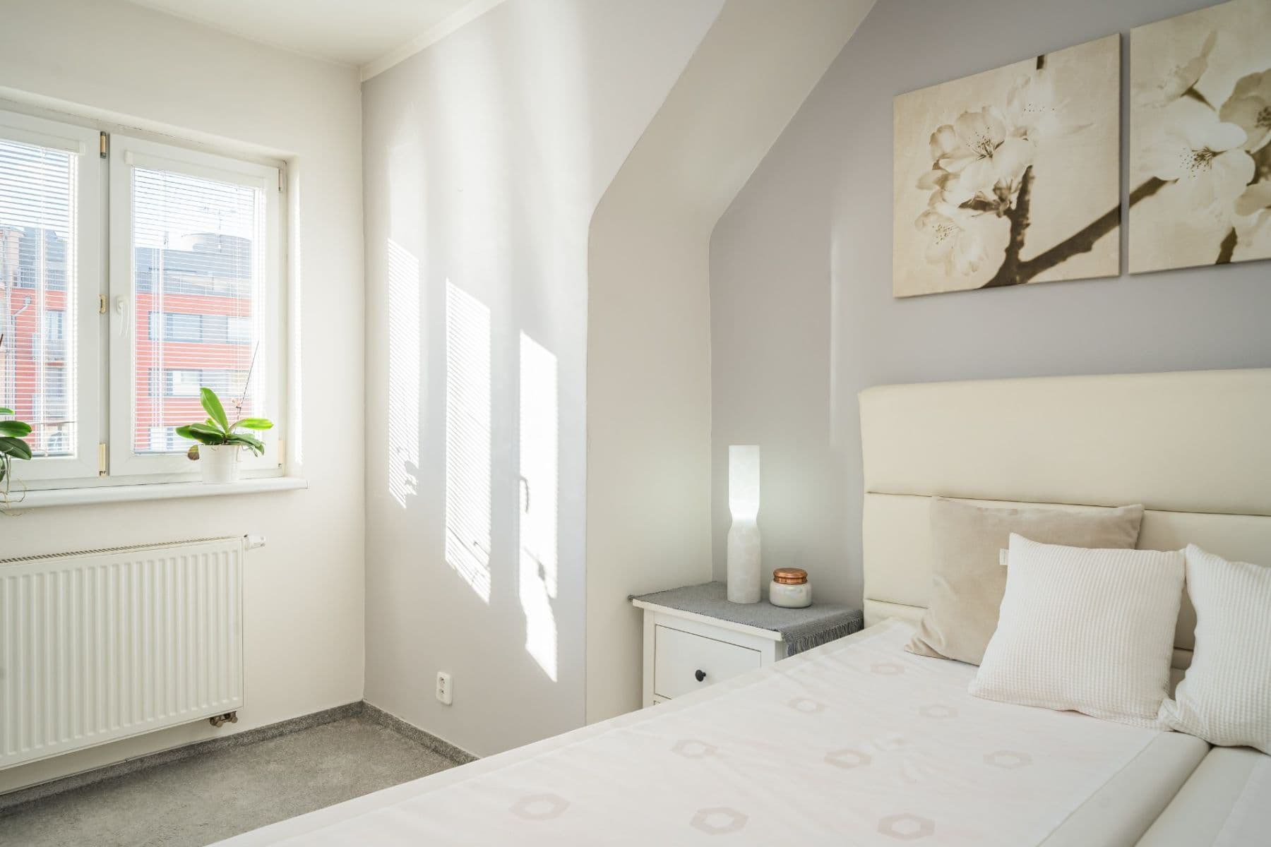 1 bedroom with open-plan kitchen flat to rent, 59 m², Freyova, Prague, Prague 1 bedroom with open-plan kitchen flat to rent, 59 m², Freyova, Prague, Prague