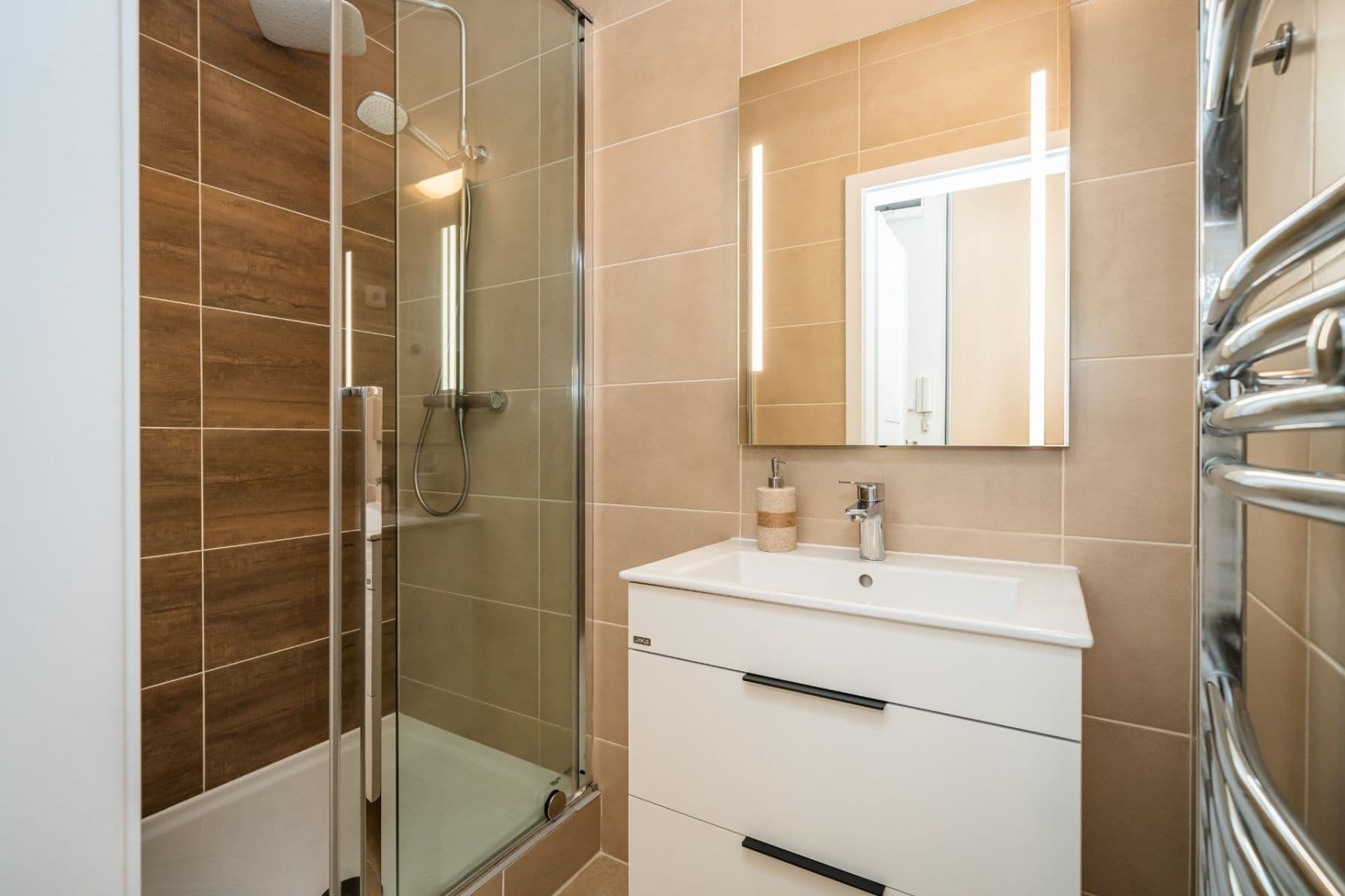 1 bedroom with open-plan kitchen flat to rent, 59 m², Freyova, Prague, Prague 1 bedroom with open-plan kitchen flat to rent, 59 m², Freyova, Prague, Prague