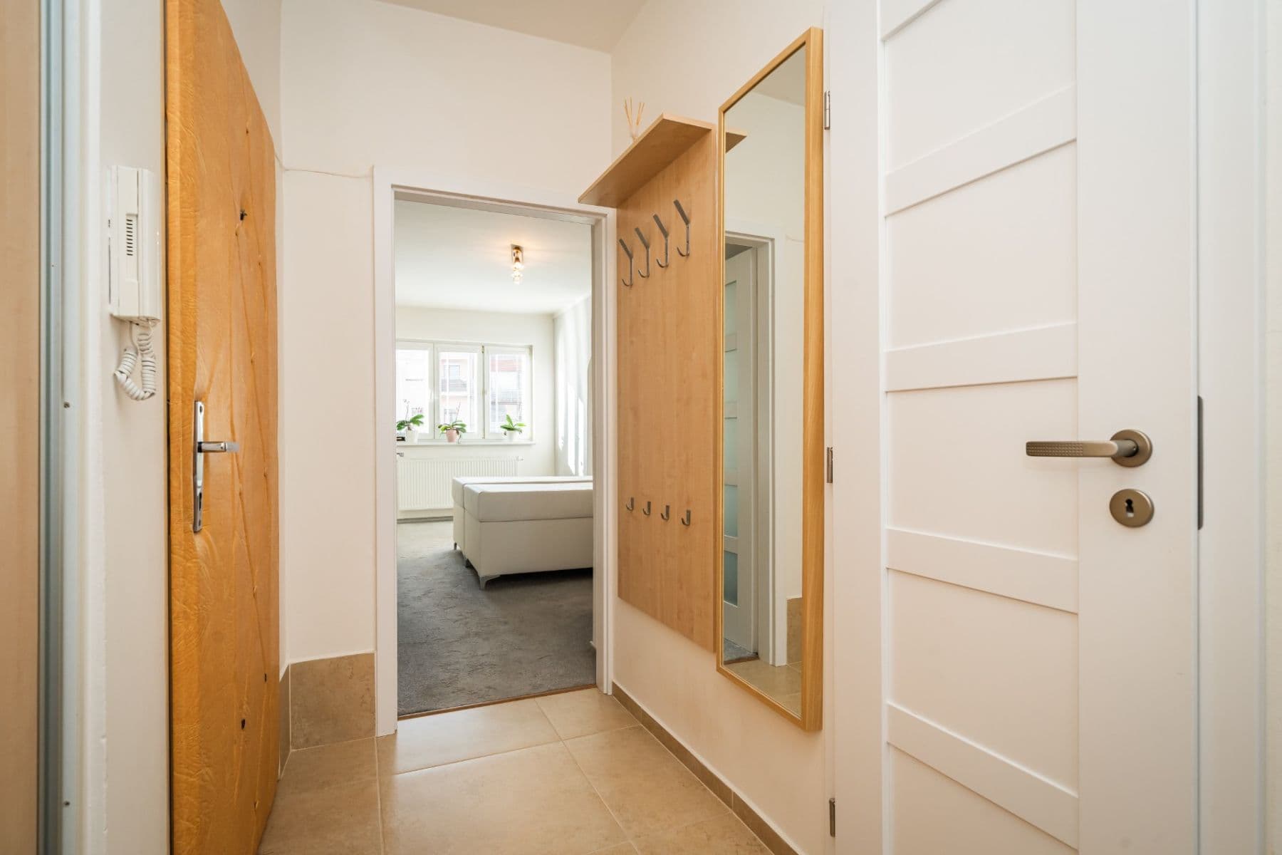 1 bedroom with open-plan kitchen flat to rent, 59 m², Freyova, Prague, Prague 1 bedroom with open-plan kitchen flat to rent, 59 m², Freyova, Prague, Prague