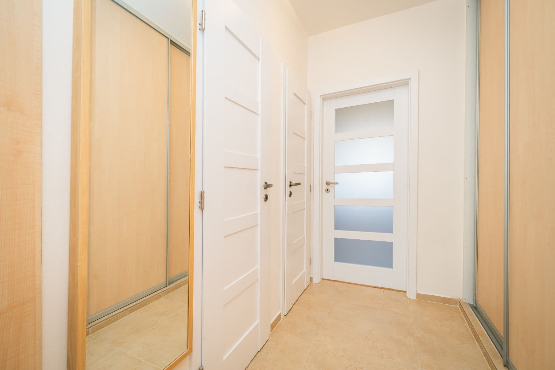1 bedroom with open-plan kitchen flat to rent, 59 m², Freyova, Prague, Prague 1 bedroom with open-plan kitchen flat to rent, 59 m², Freyova, Prague, Prague