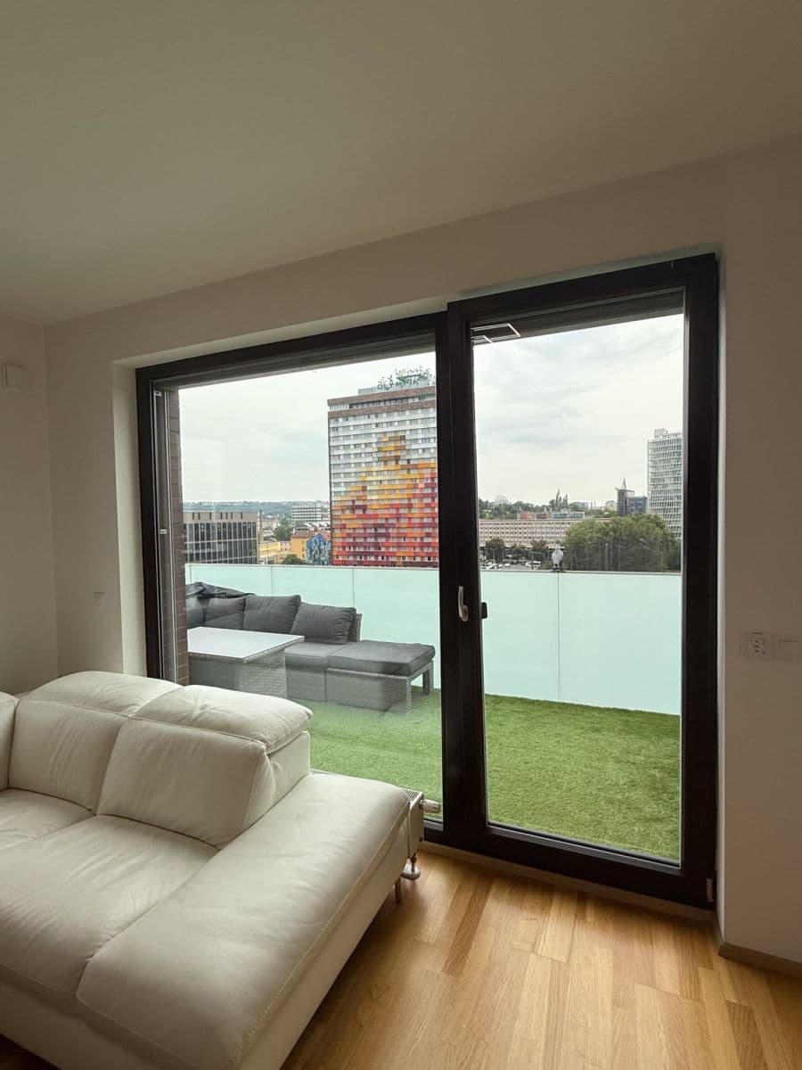 2 bedroom with open-plan kitchen flat to rent, 85 m², Nekvasilova, Prague, Prague 2 bedroom with open-plan kitchen flat to rent, 85 m², Nekvasilova, Prague, Prague