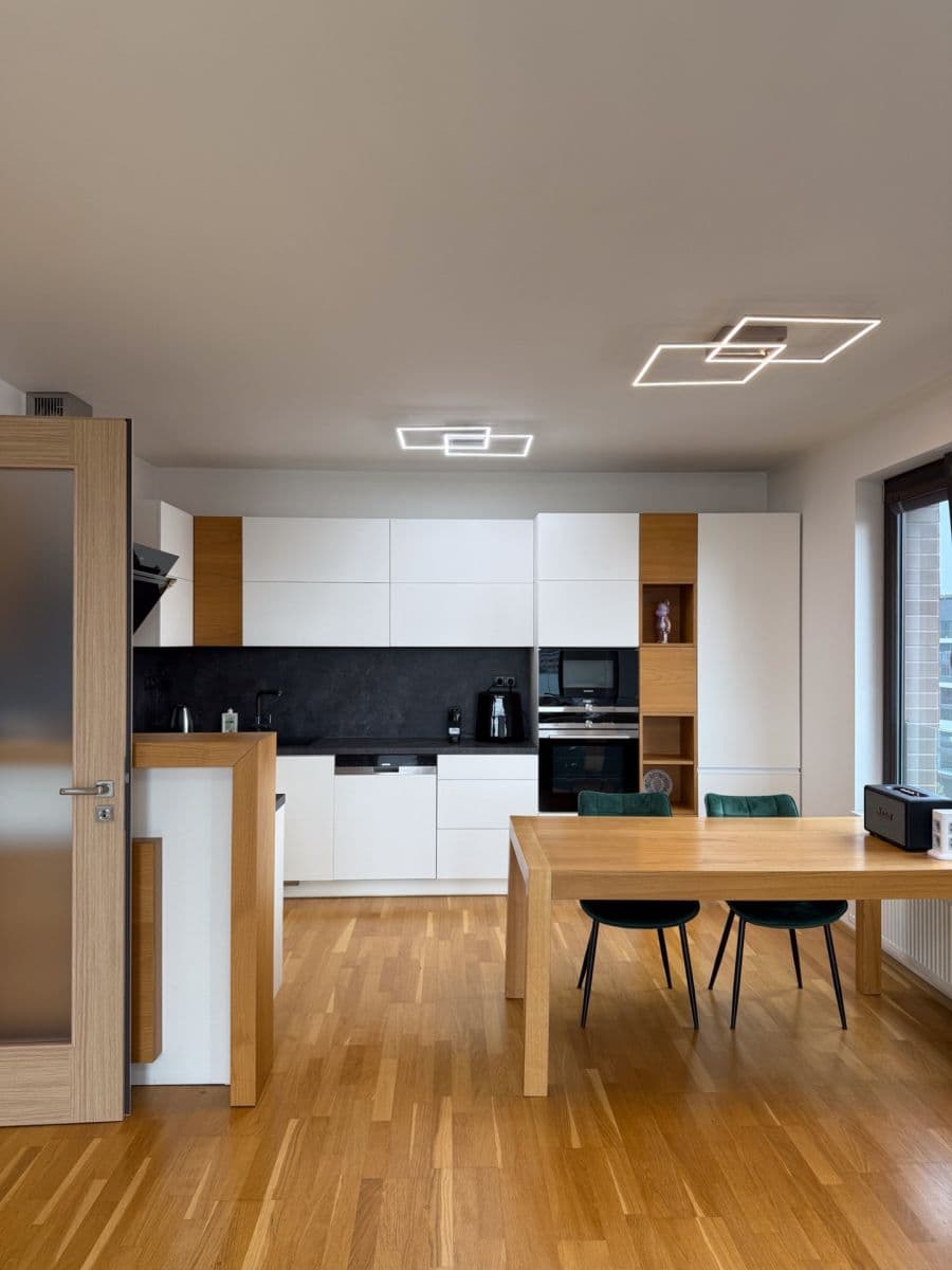 2 bedroom with open-plan kitchen flat to rent, 85 m², Nekvasilova, Prague, Prague 2 bedroom with open-plan kitchen flat to rent, 85 m², Nekvasilova, Prague, Prague