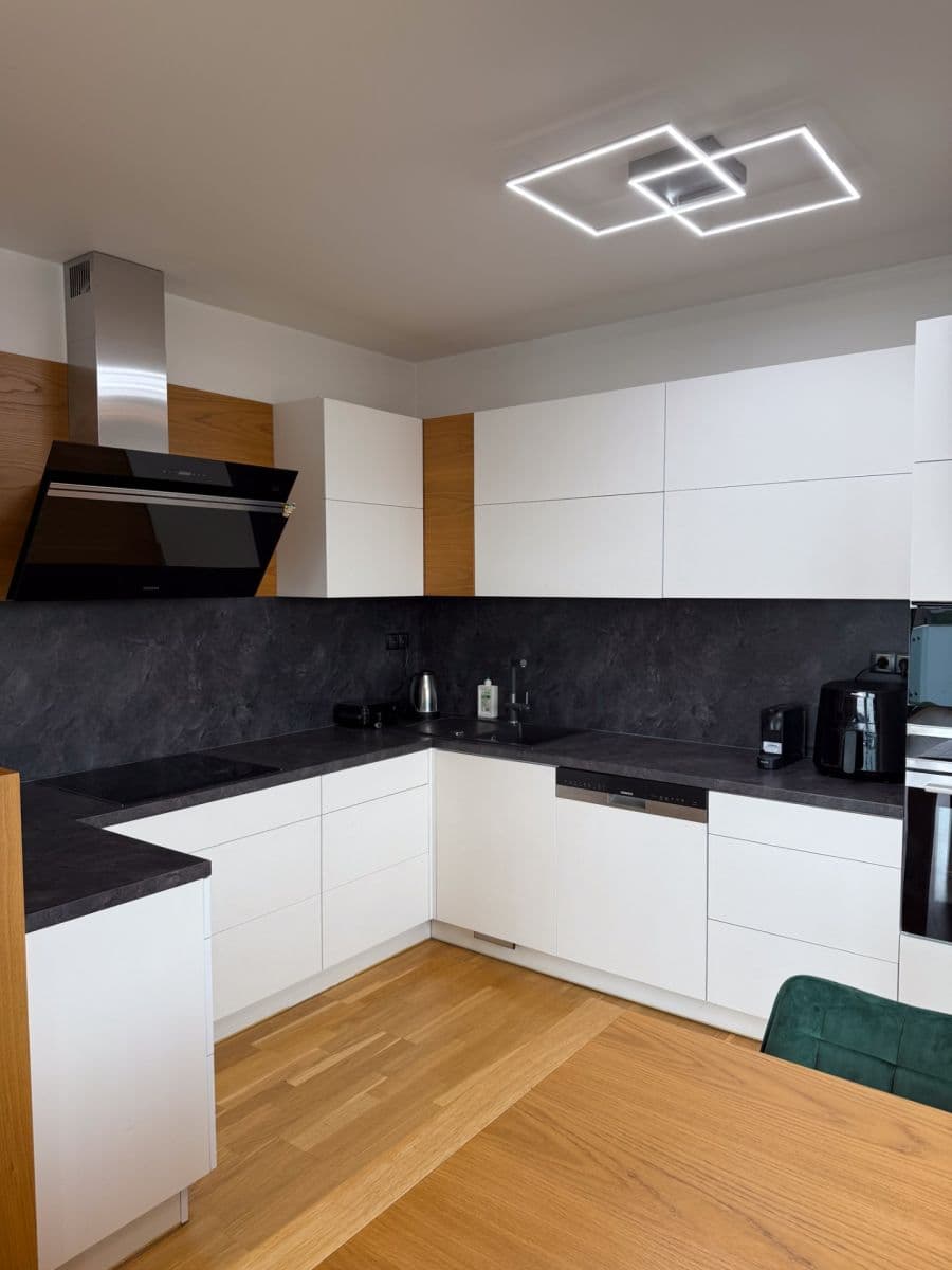 2 bedroom with open-plan kitchen flat to rent, 85 m², Nekvasilova, Prague, Prague 2 bedroom with open-plan kitchen flat to rent, 85 m², Nekvasilova, Prague, Prague