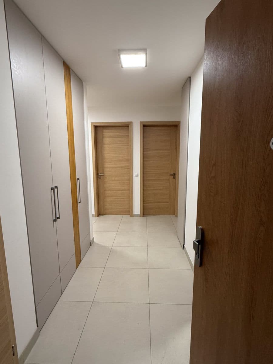 2 bedroom with open-plan kitchen flat to rent, 85 m², Nekvasilova, Prague, Prague 2 bedroom with open-plan kitchen flat to rent, 85 m², Nekvasilova, Prague, Prague