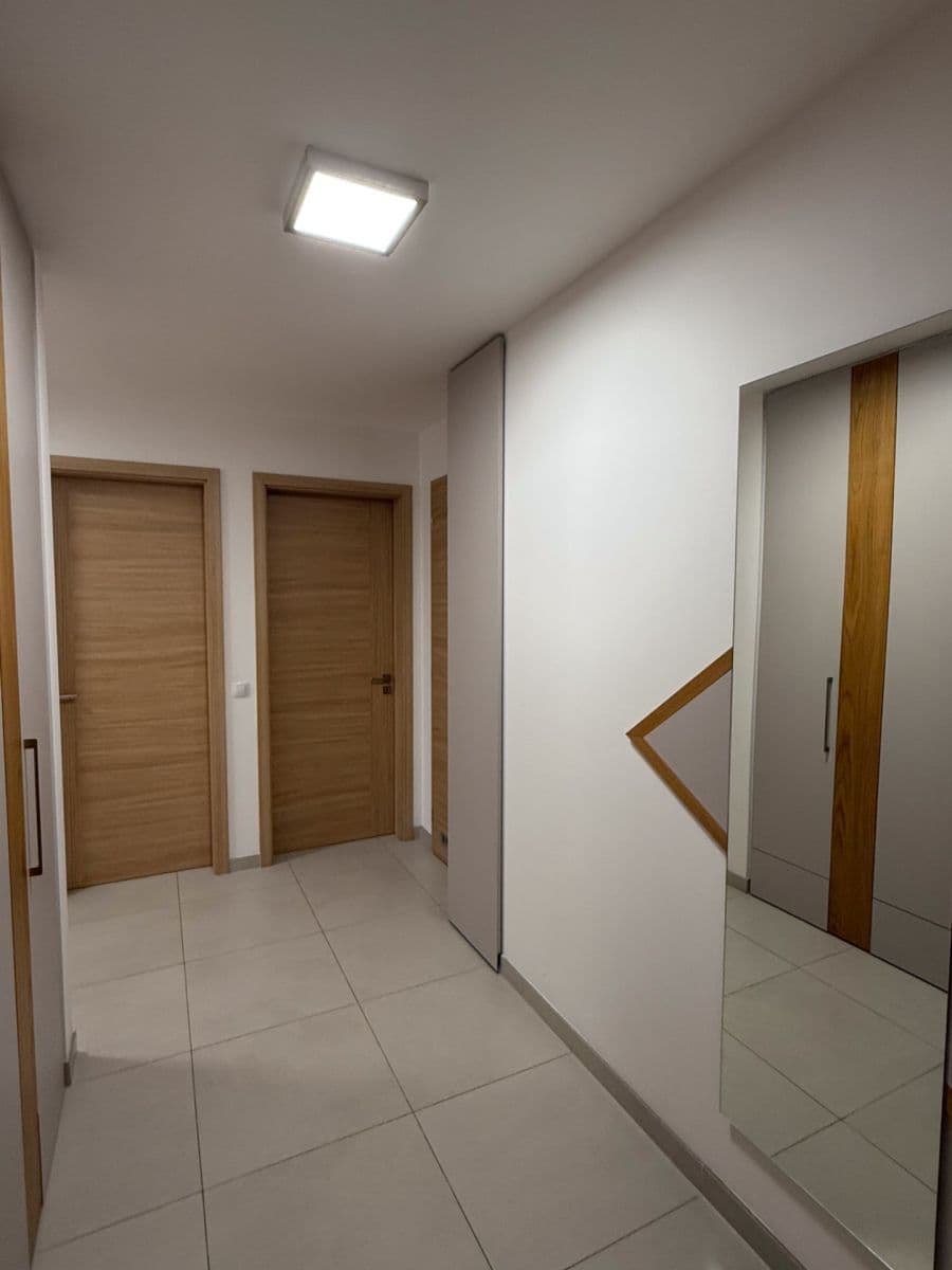 2 bedroom with open-plan kitchen flat to rent, 85 m², Nekvasilova, Prague, Prague 2 bedroom with open-plan kitchen flat to rent, 85 m², Nekvasilova, Prague, Prague