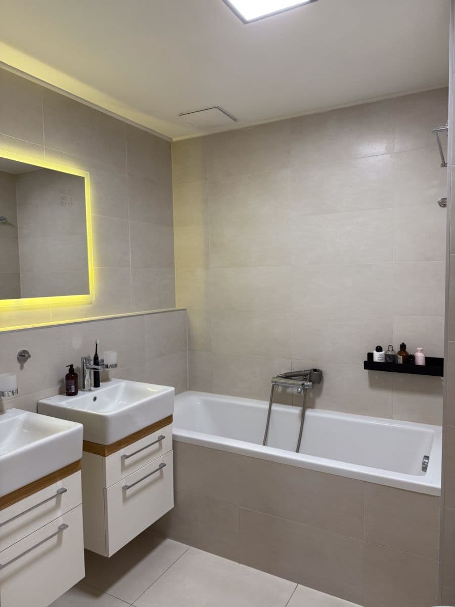 2 bedroom with open-plan kitchen flat to rent, 85 m², Nekvasilova, Prague, Prague 2 bedroom with open-plan kitchen flat to rent, 85 m², Nekvasilova, Prague, Prague