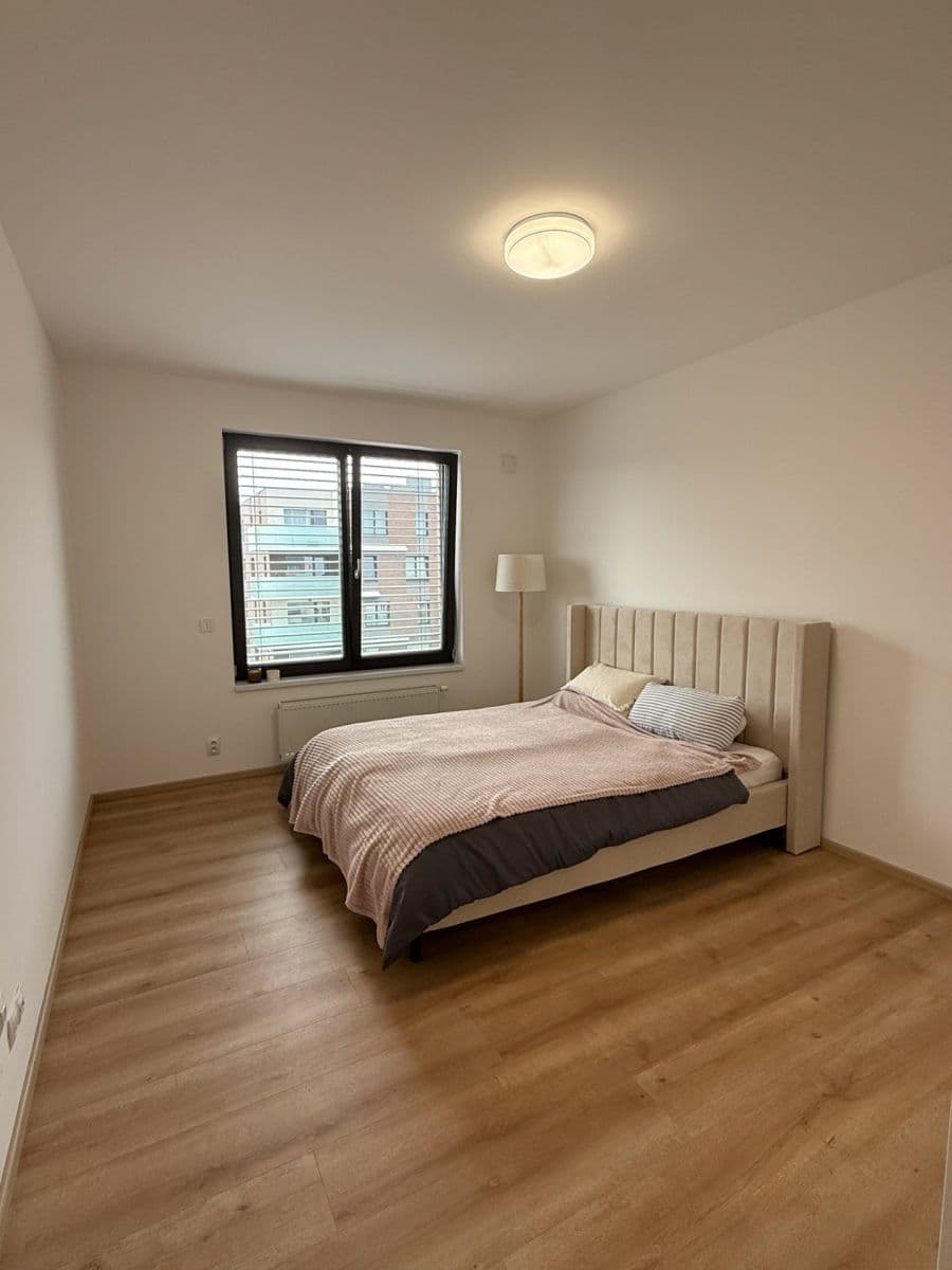 2 bedroom with open-plan kitchen flat to rent, 85 m², Nekvasilova, Prague, Prague 2 bedroom with open-plan kitchen flat to rent, 85 m², Nekvasilova, Prague, Prague