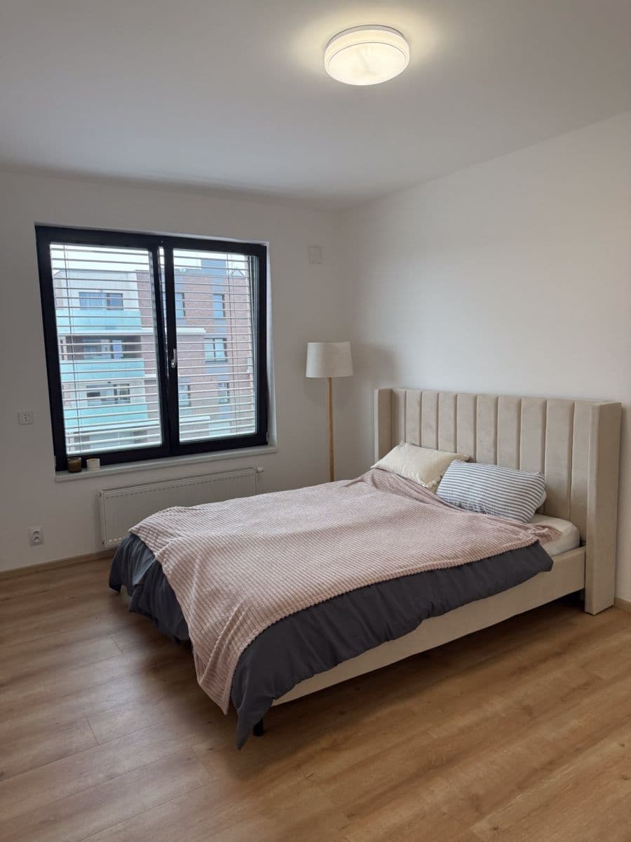 2 bedroom with open-plan kitchen flat to rent, 85 m², Nekvasilova, Prague, Prague 2 bedroom with open-plan kitchen flat to rent, 85 m², Nekvasilova, Prague, Prague