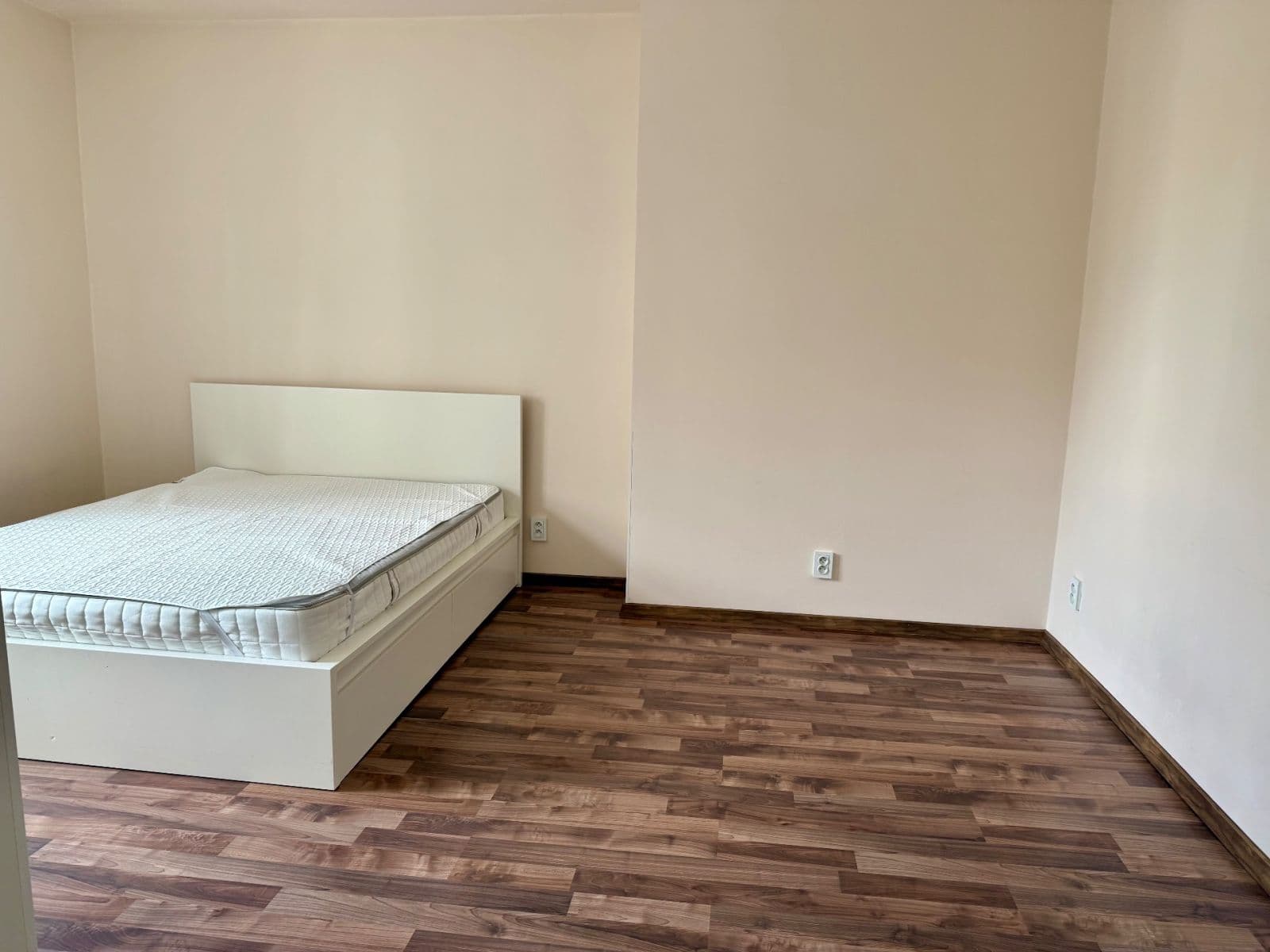 1 bedroom with open-plan kitchen flat to rent, 52 m², U Svépomoci, Prague, Prague 1 bedroom with open-plan kitchen flat to rent, 52 m², U Svépomoci, Prague, Prague