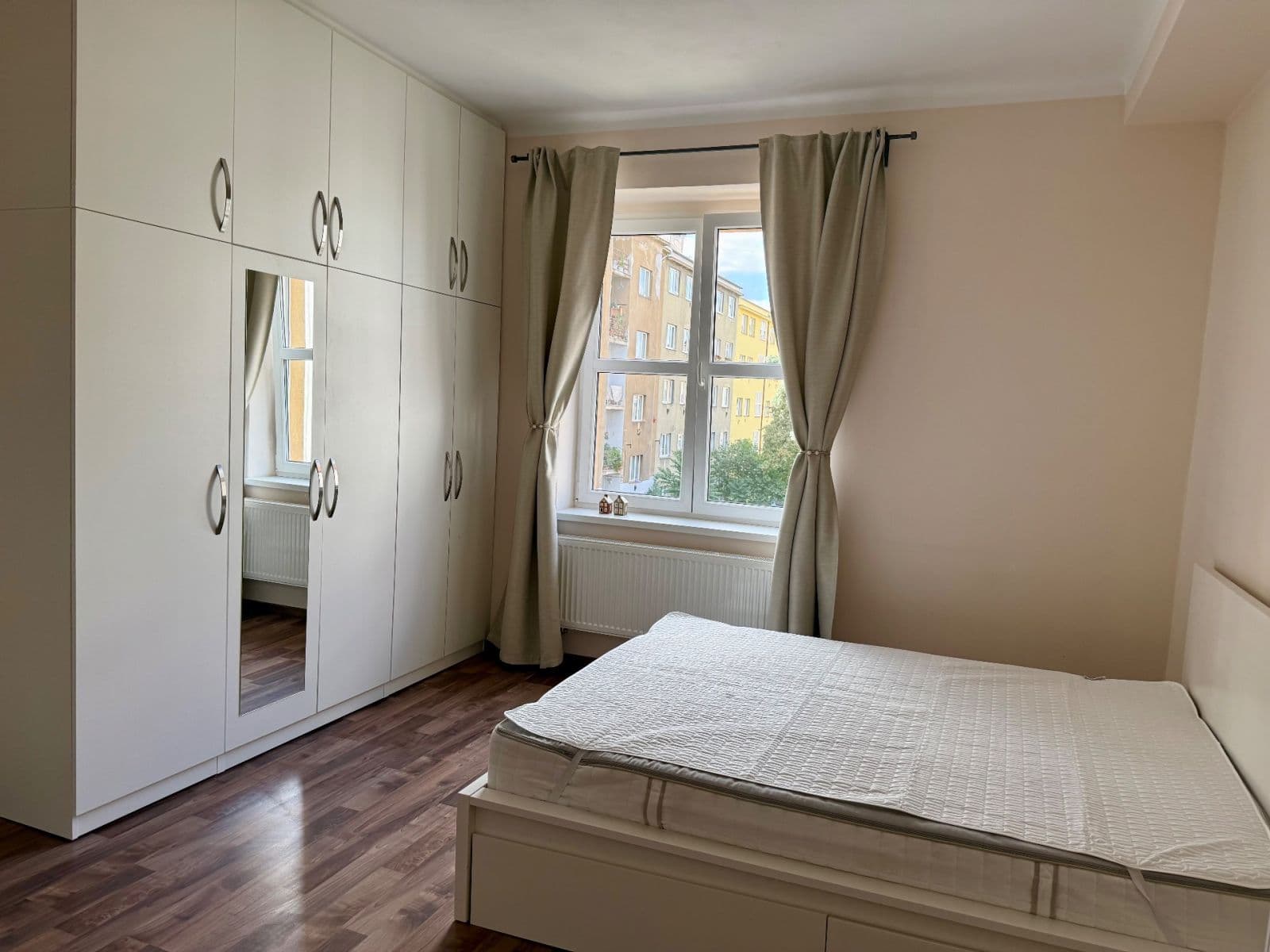 1 bedroom with open-plan kitchen flat to rent, 52 m², U Svépomoci, Prague, Prague 1 bedroom with open-plan kitchen flat to rent, 52 m², U Svépomoci, Prague, Prague