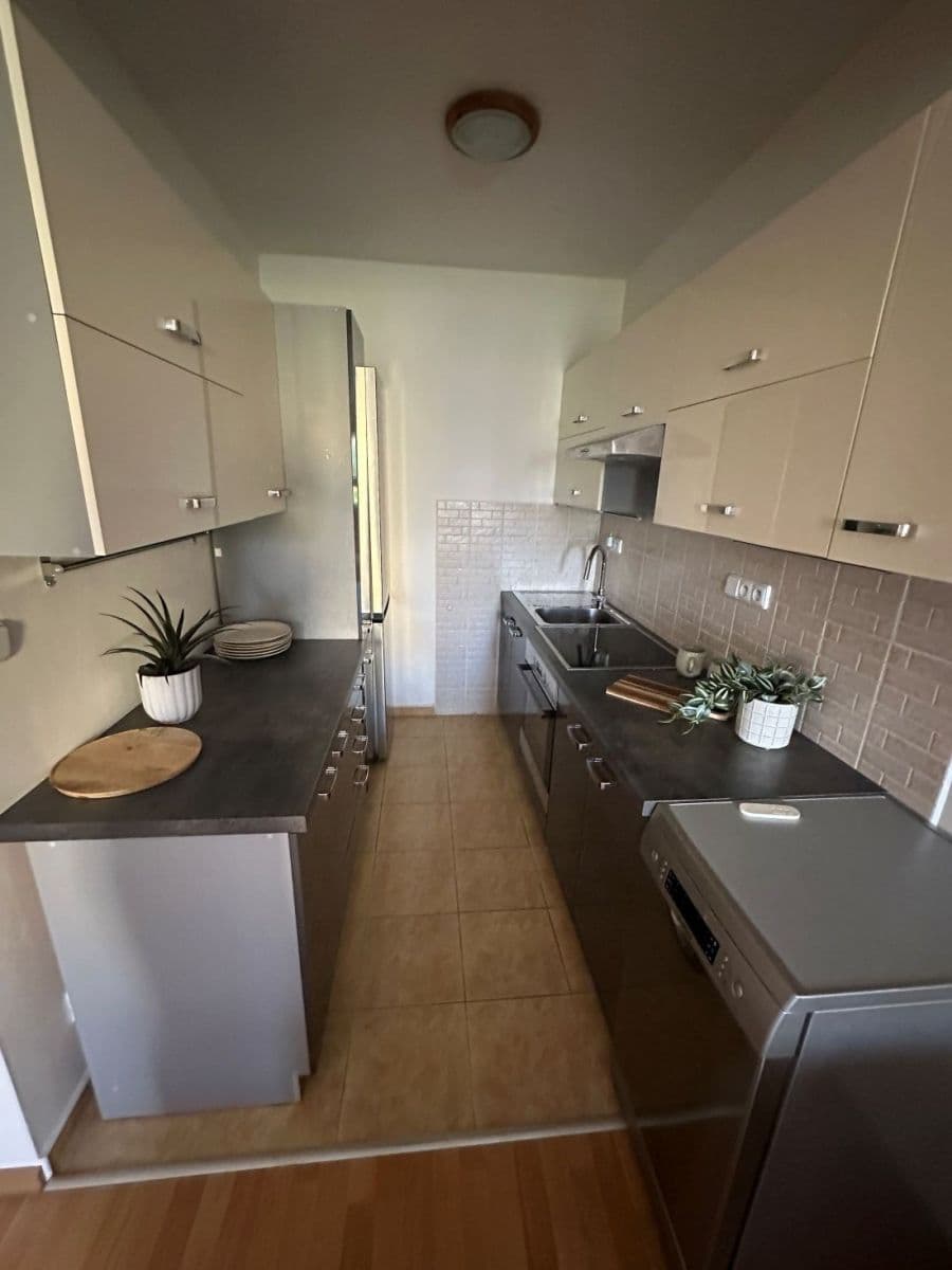 2 bedroom with open-plan kitchen flat to rent, 76 m², Dalmatská, Úvaly, Středočeský Region 2 bedroom with open-plan kitchen flat to rent, 76 m², Dalmatská, Úvaly, Středočeský Region